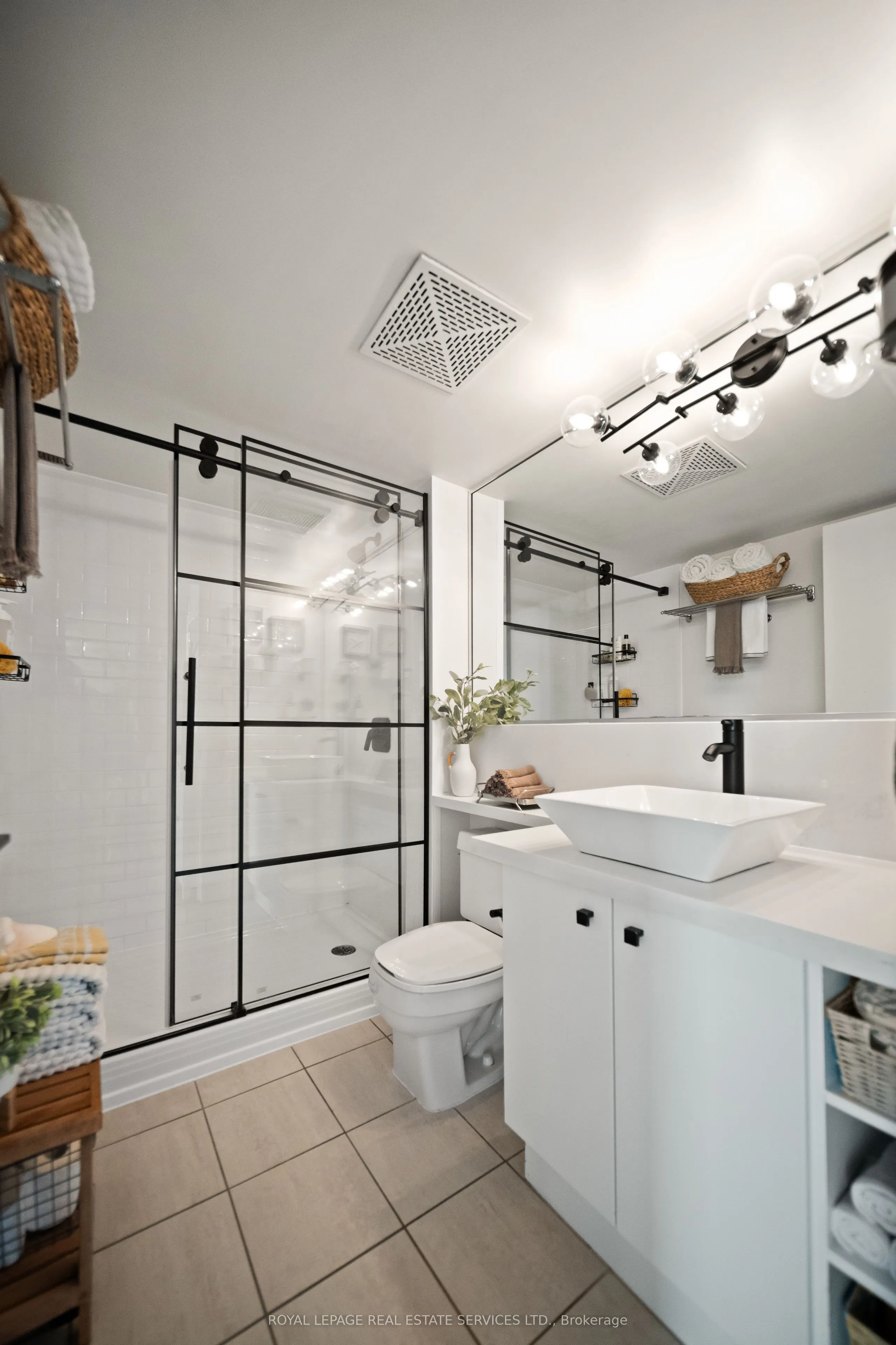 11 Brunel Court, #3906