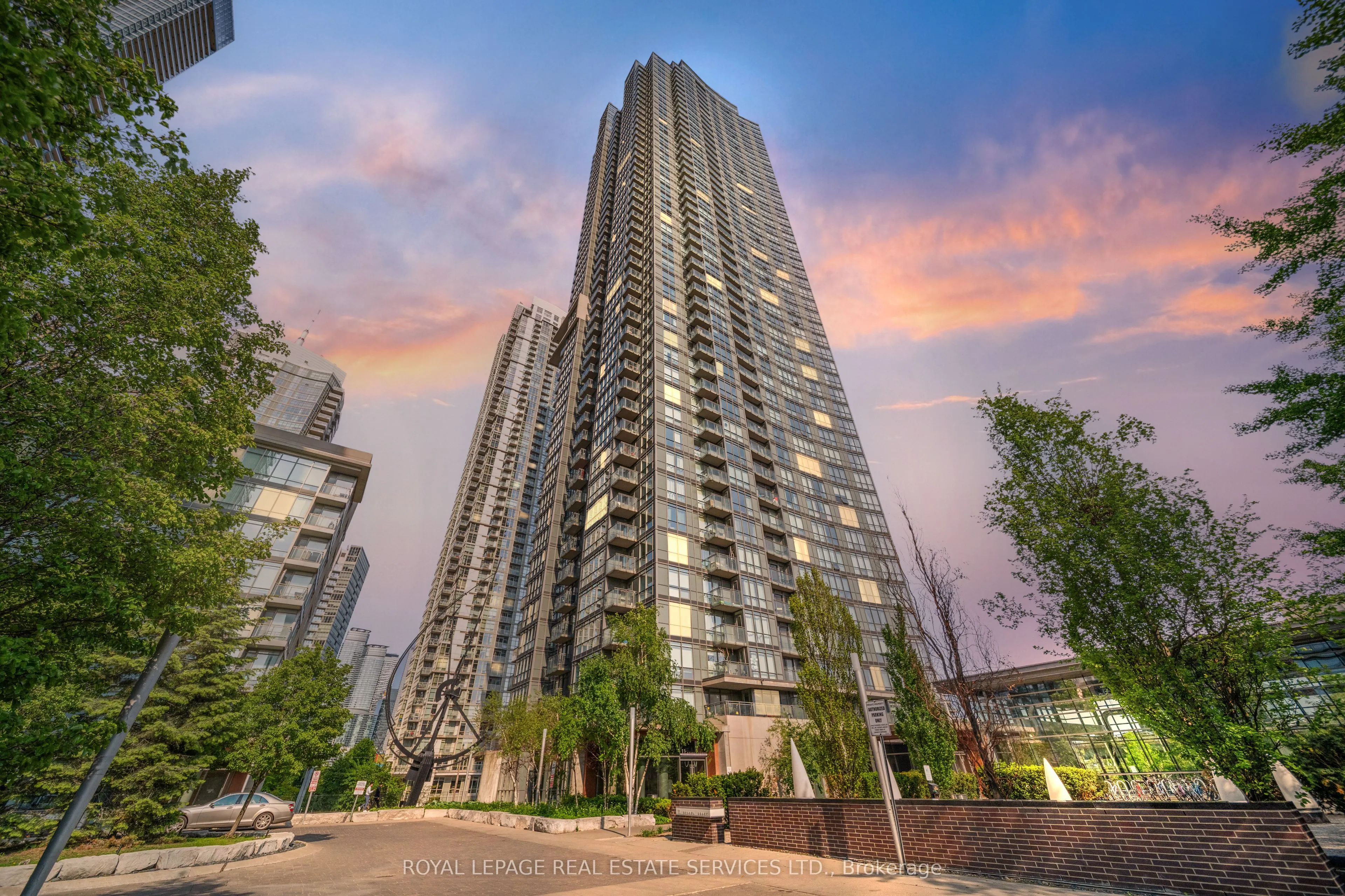 11 Brunel Court, #3906