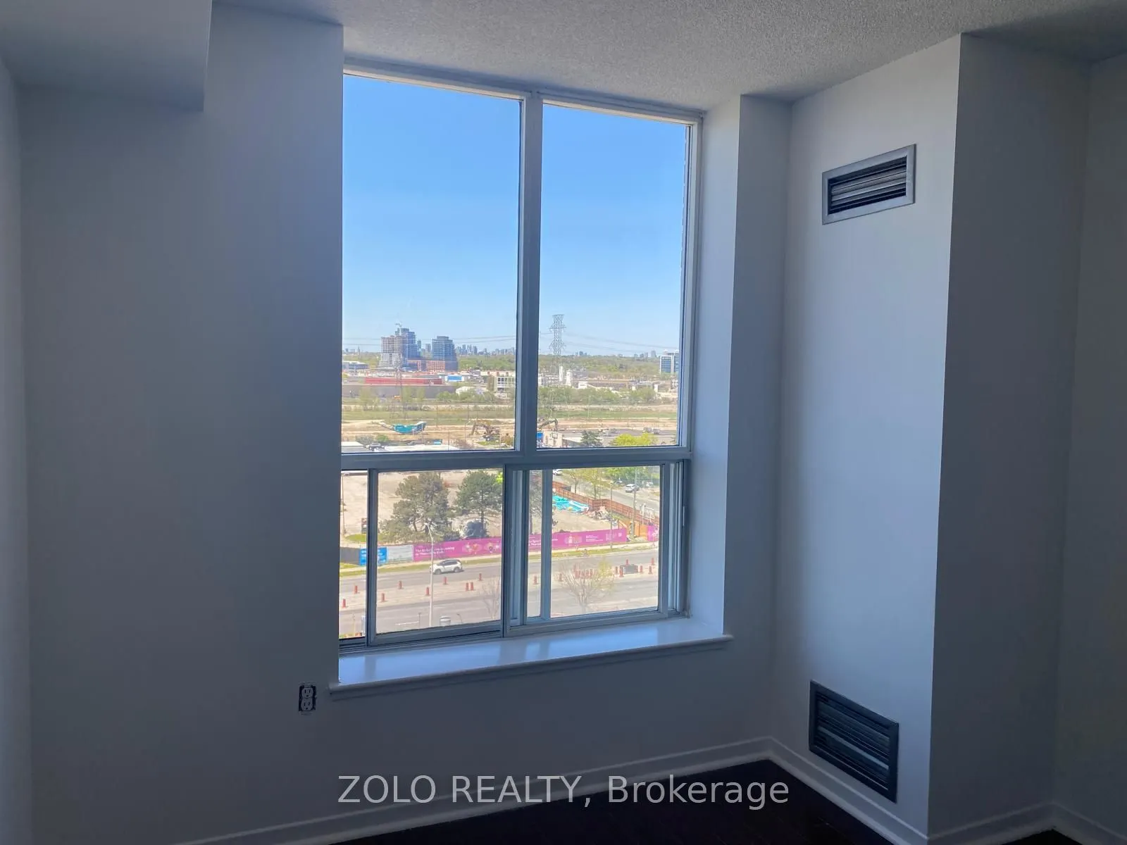 21 Overlea Boulevard N, #1107