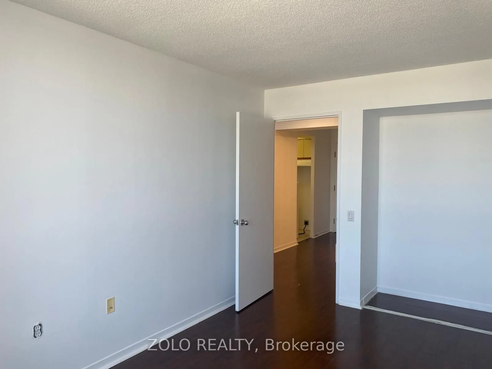 21 Overlea Boulevard N, #1107