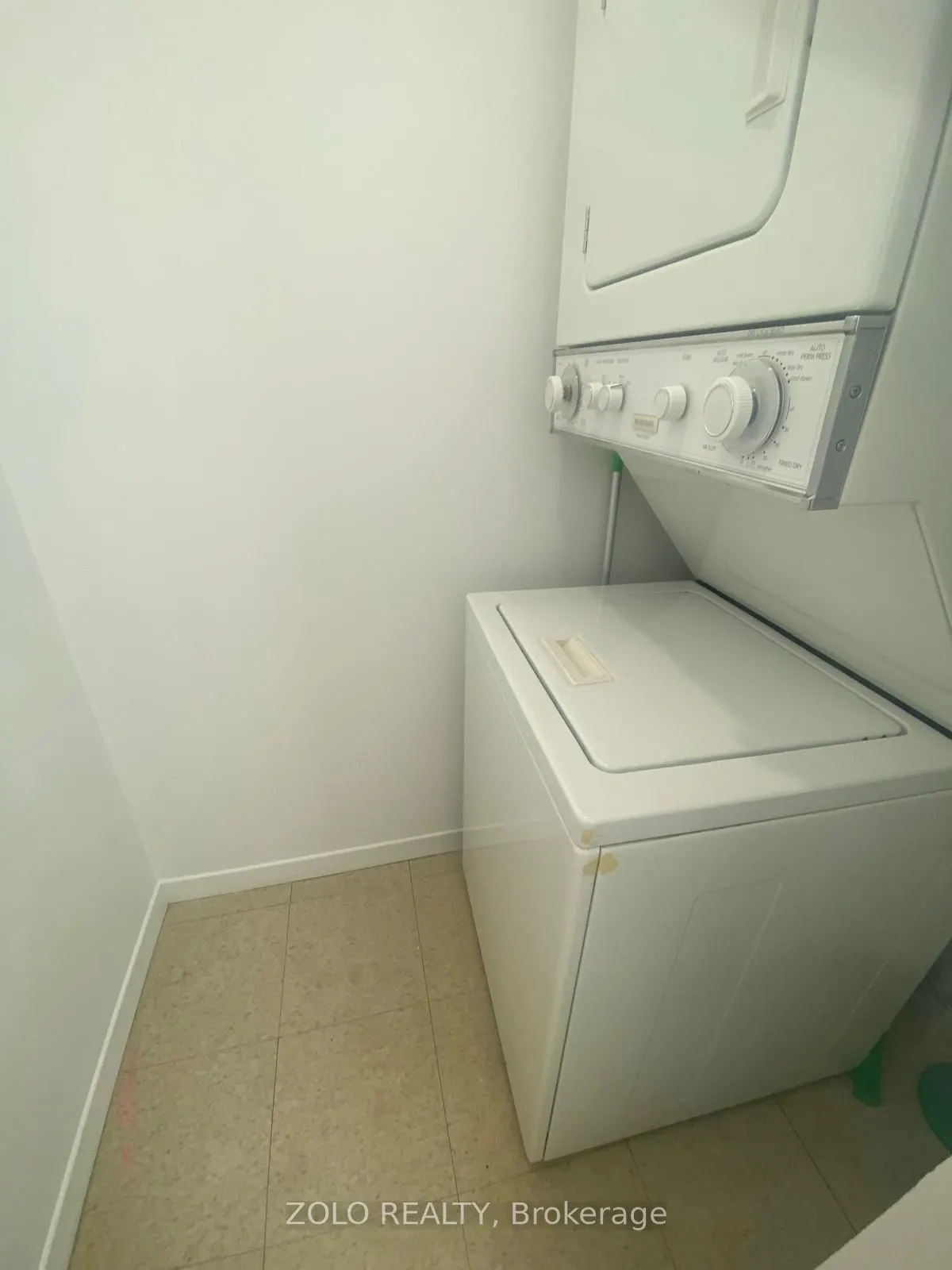 21 Overlea Boulevard N, #1107