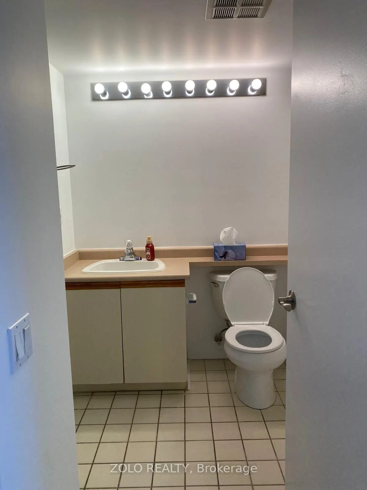 21 Overlea Boulevard N, #1107