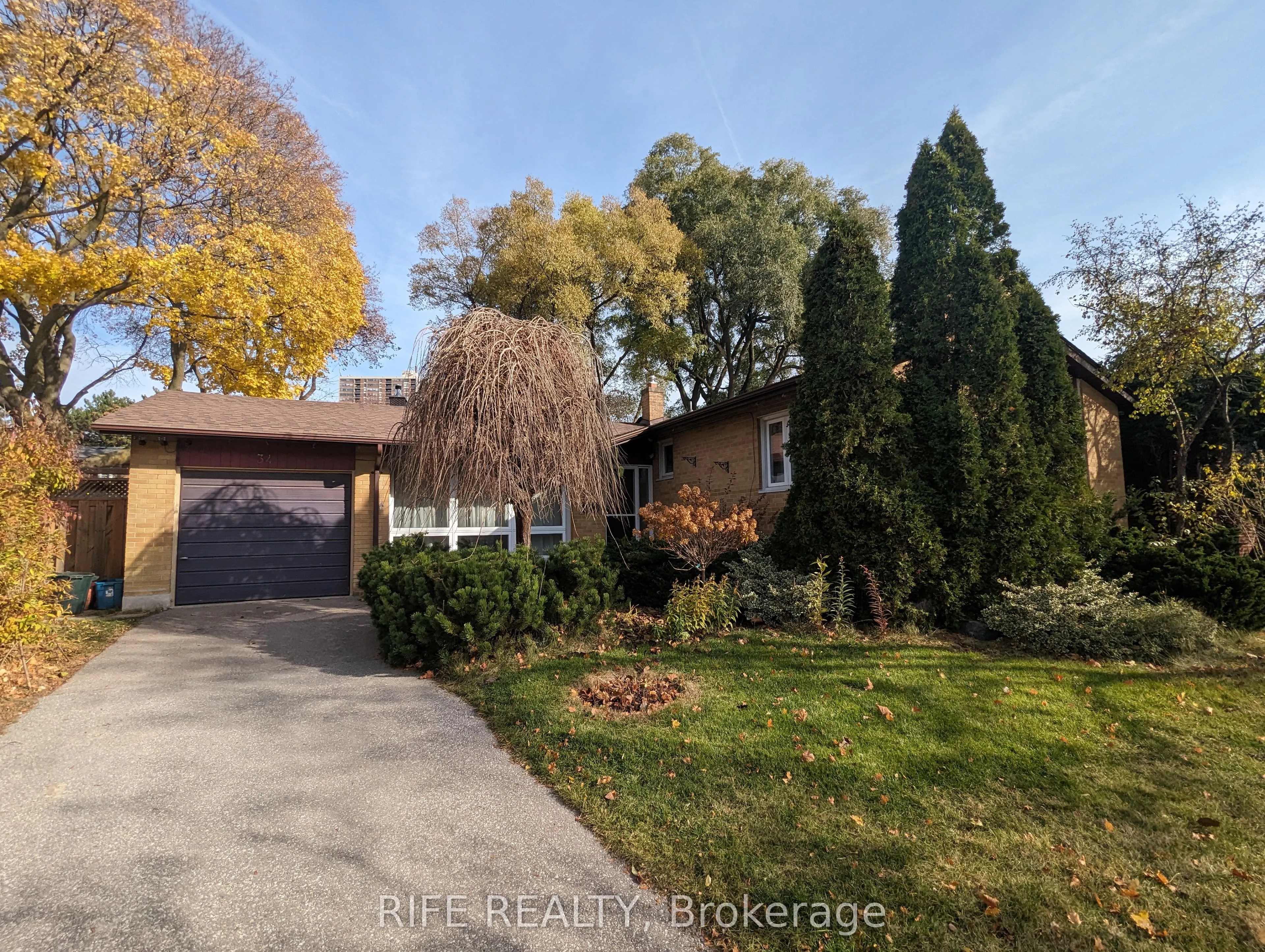 34 Laurentide Drive