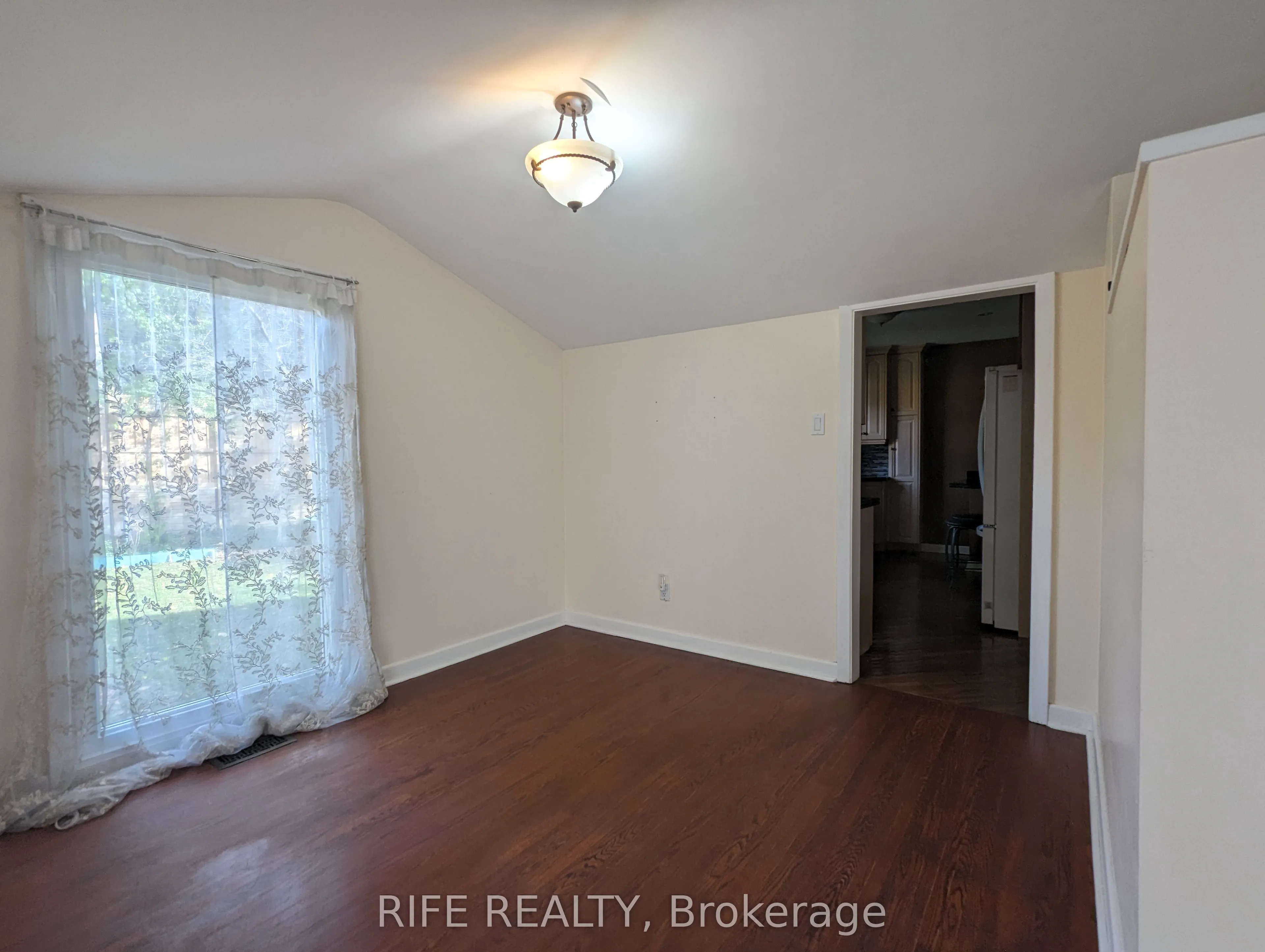 34 Laurentide Drive