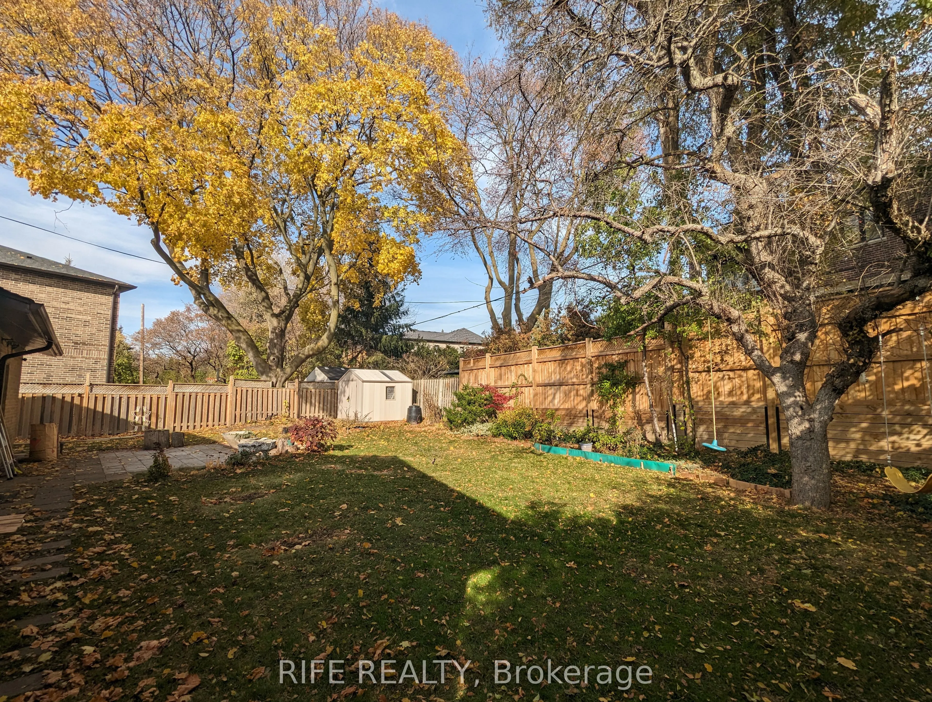 34 Laurentide Drive