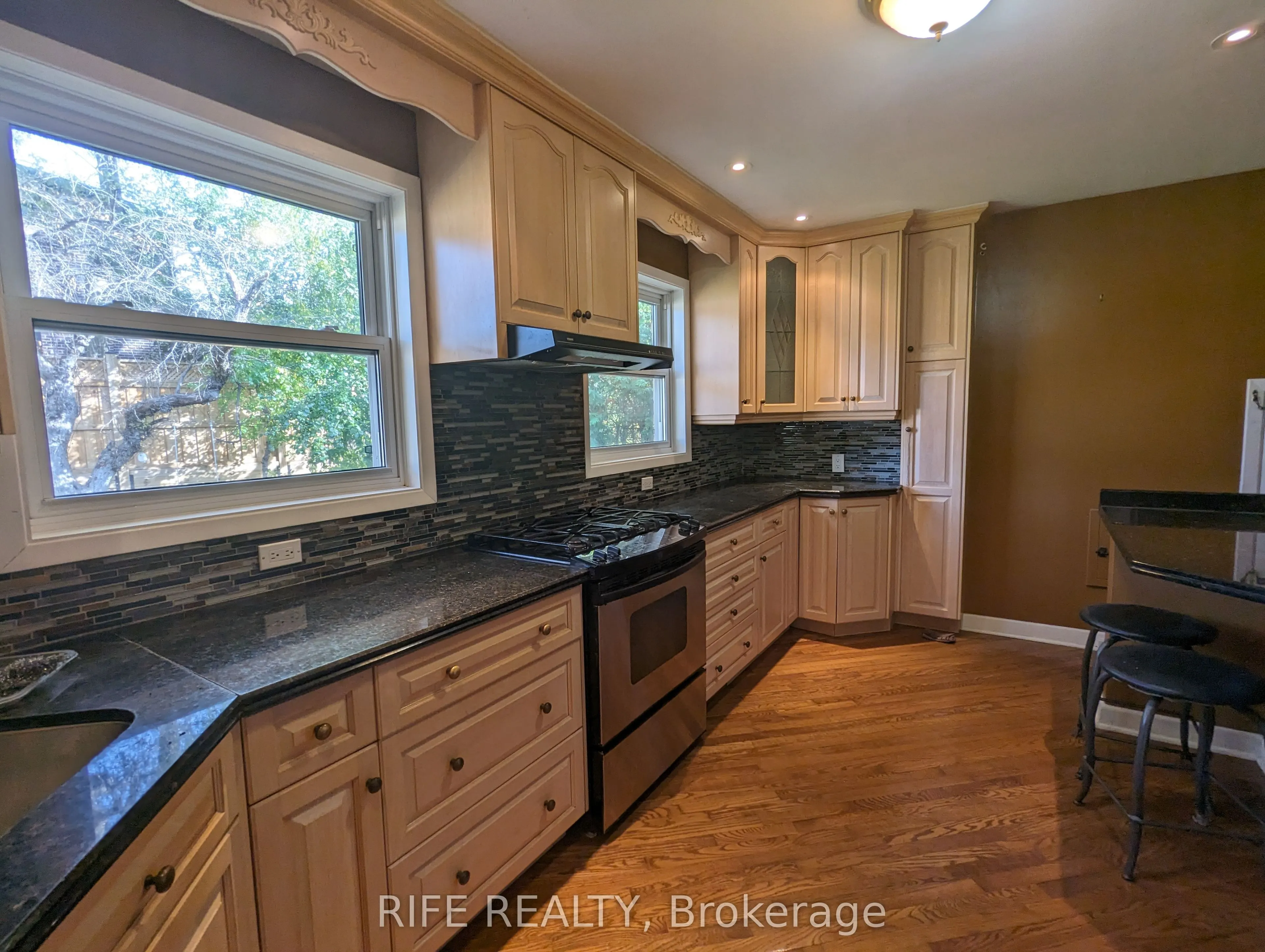 34 Laurentide Drive