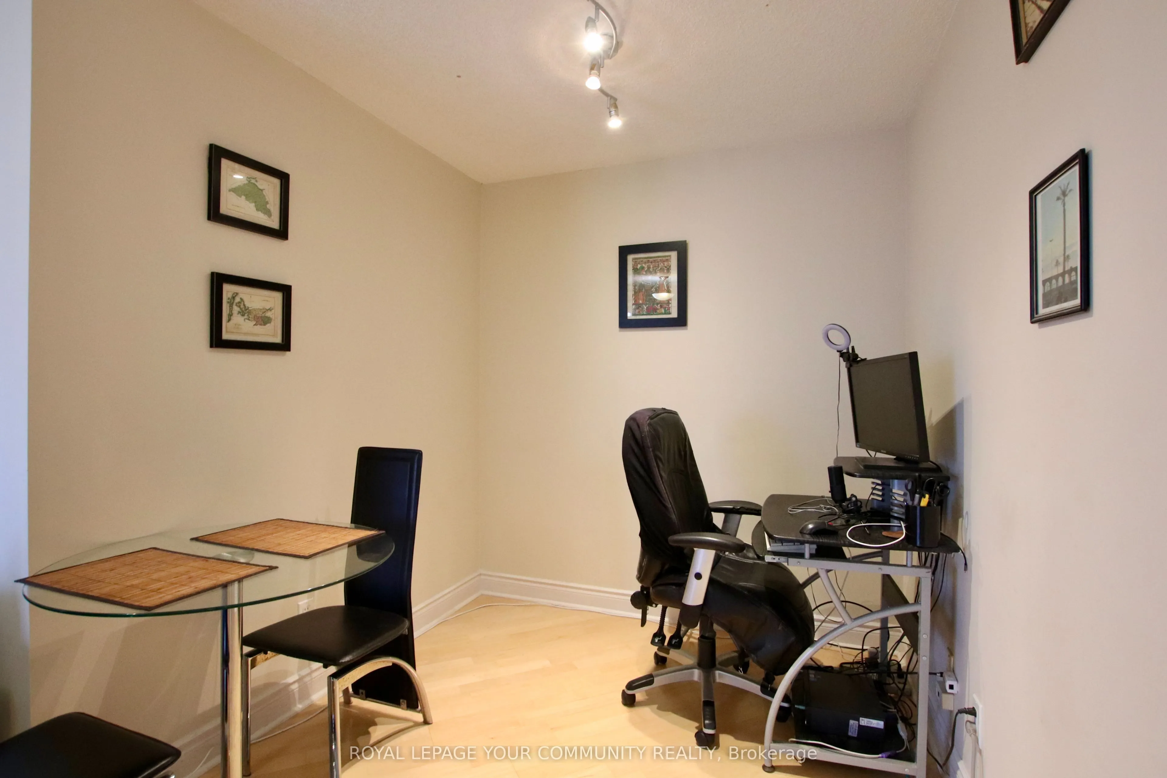 15 Northtown Way, #1629