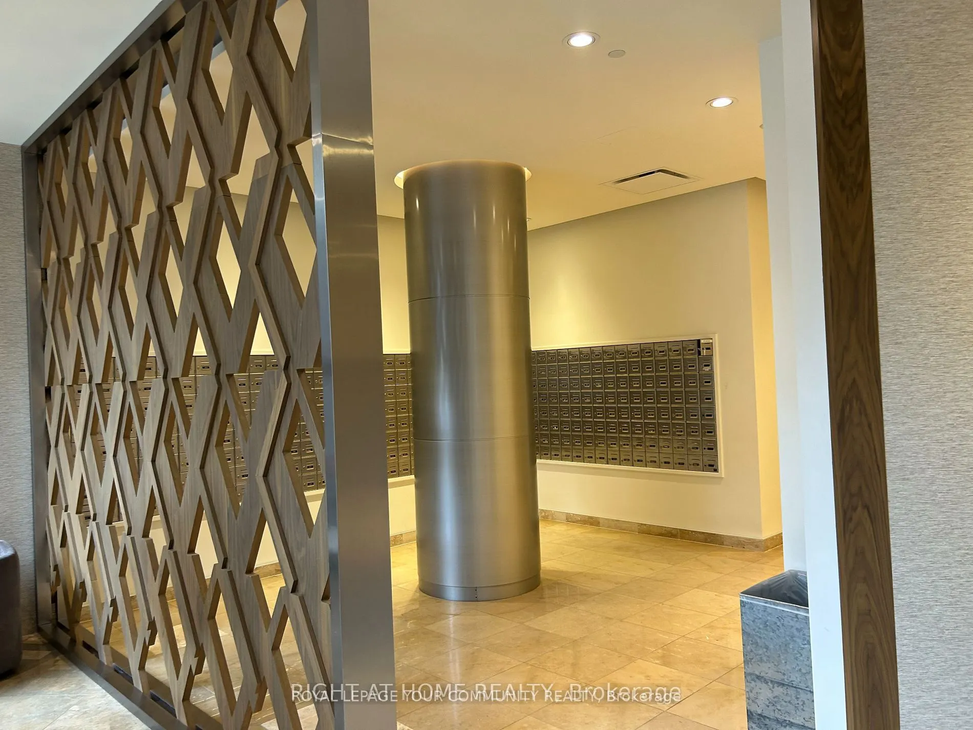 15 Northtown Way, #1629