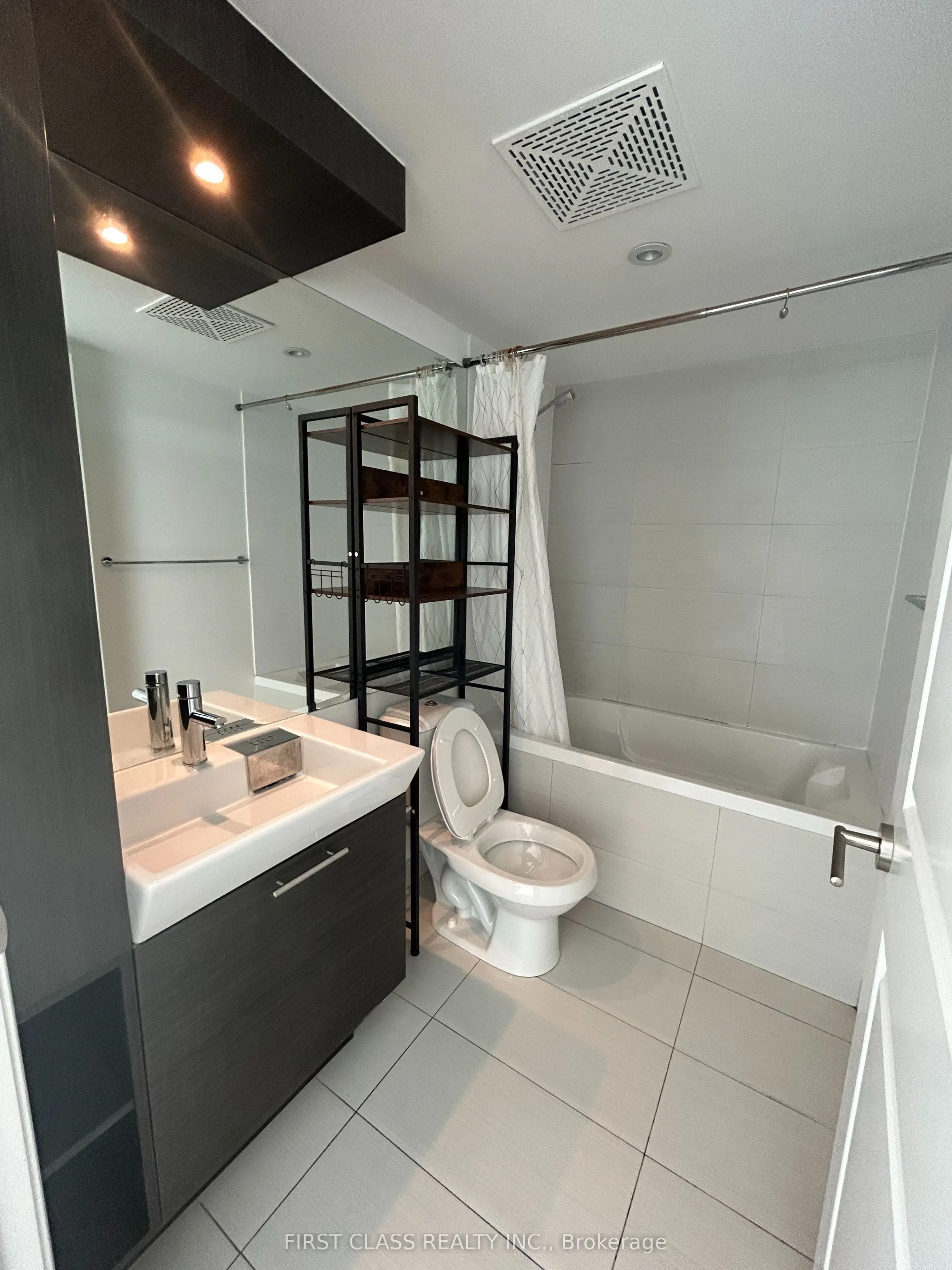 386 Yonge Street, #5714