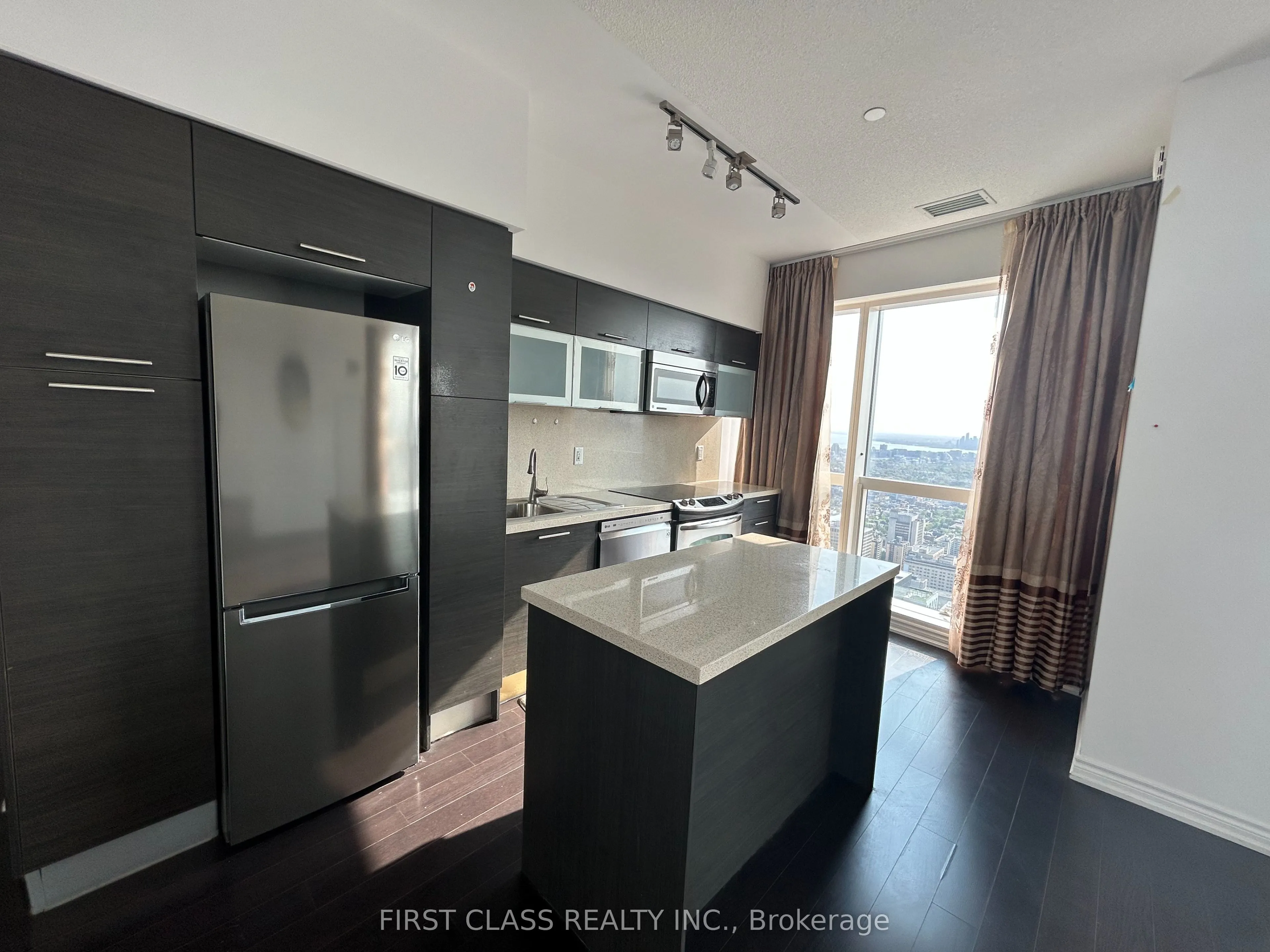 386 Yonge Street, #5714