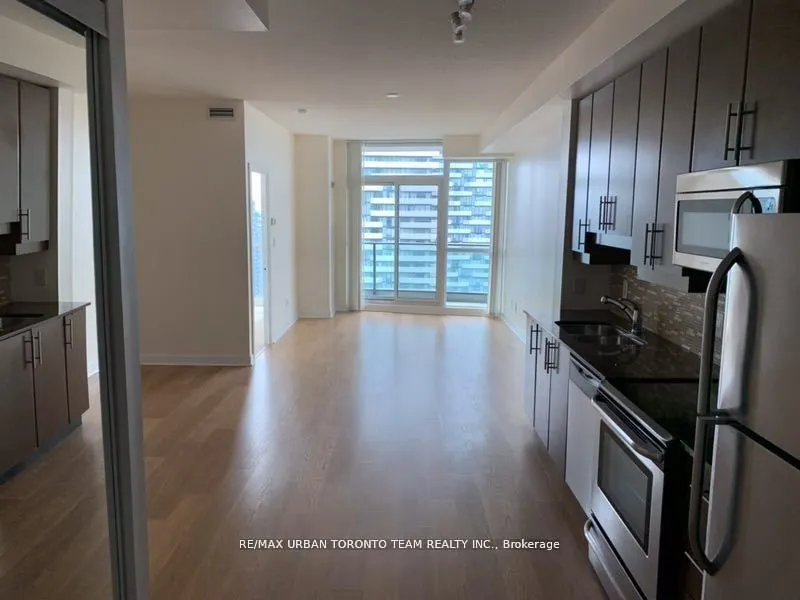 33 Bay Street, #3901