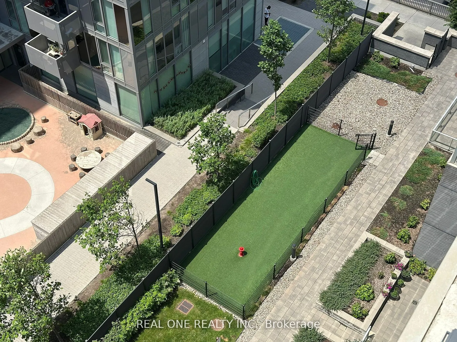 565 Wilson Avenue, #W904