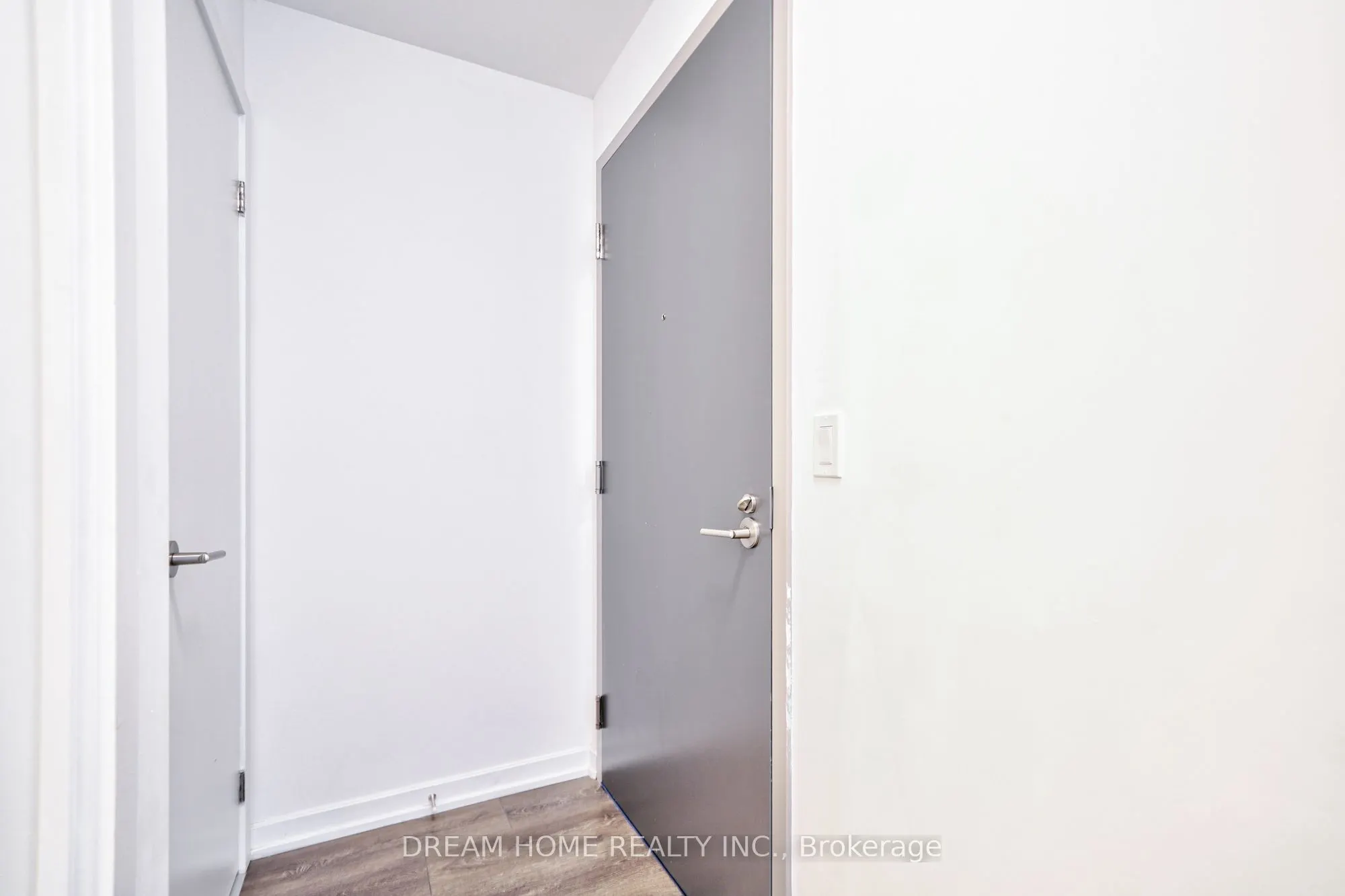 32 Forest Manor Road, #2208