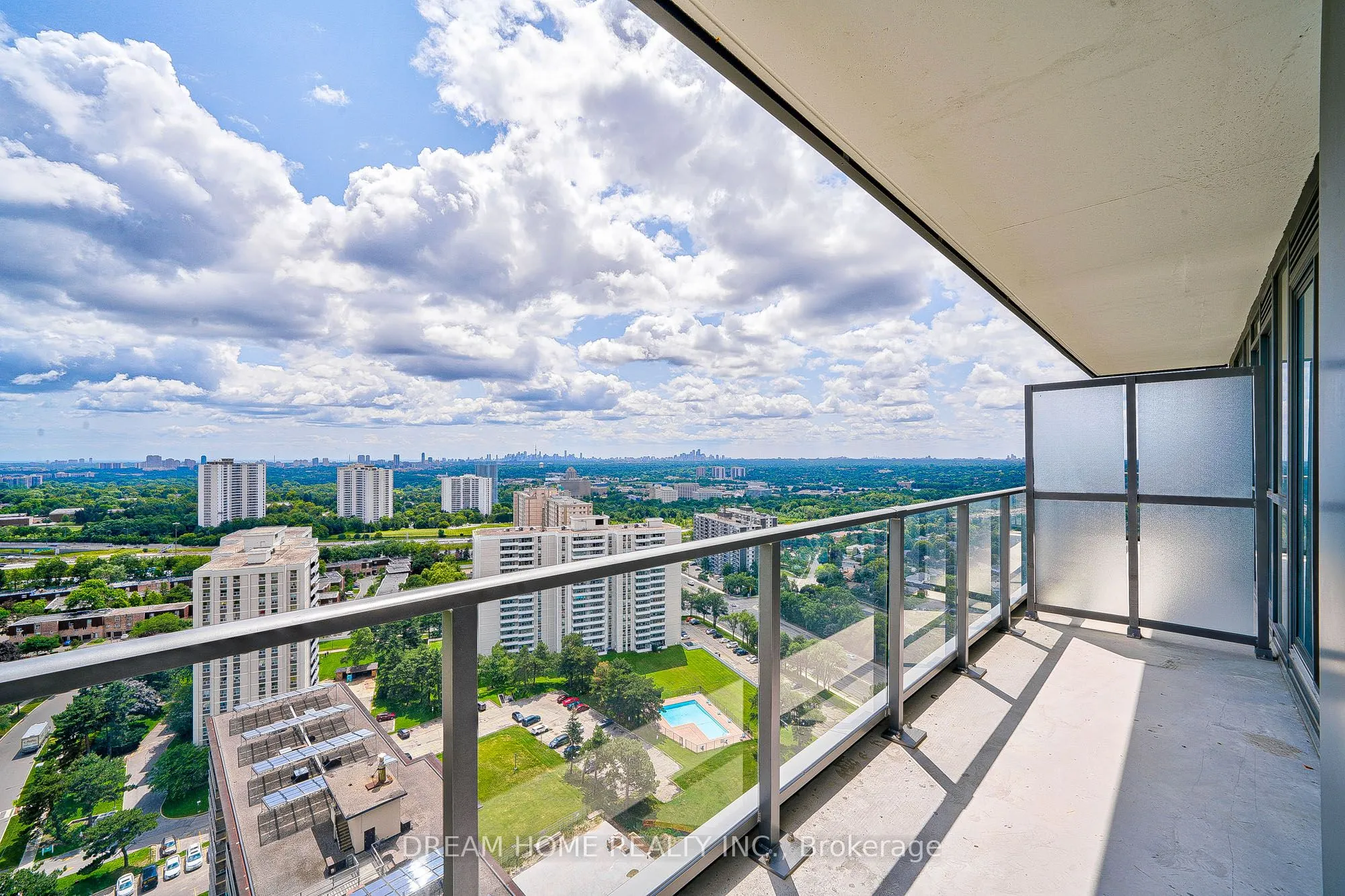 32 Forest Manor Road, #2208
