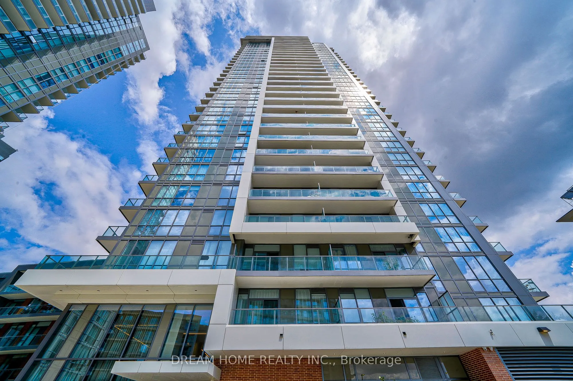 32 Forest Manor Road, #2208