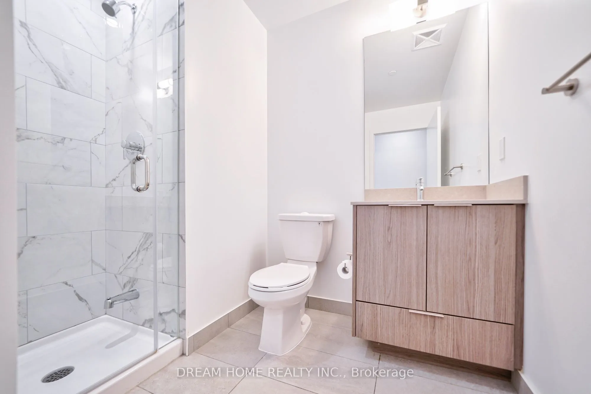 32 Forest Manor Road, #2208