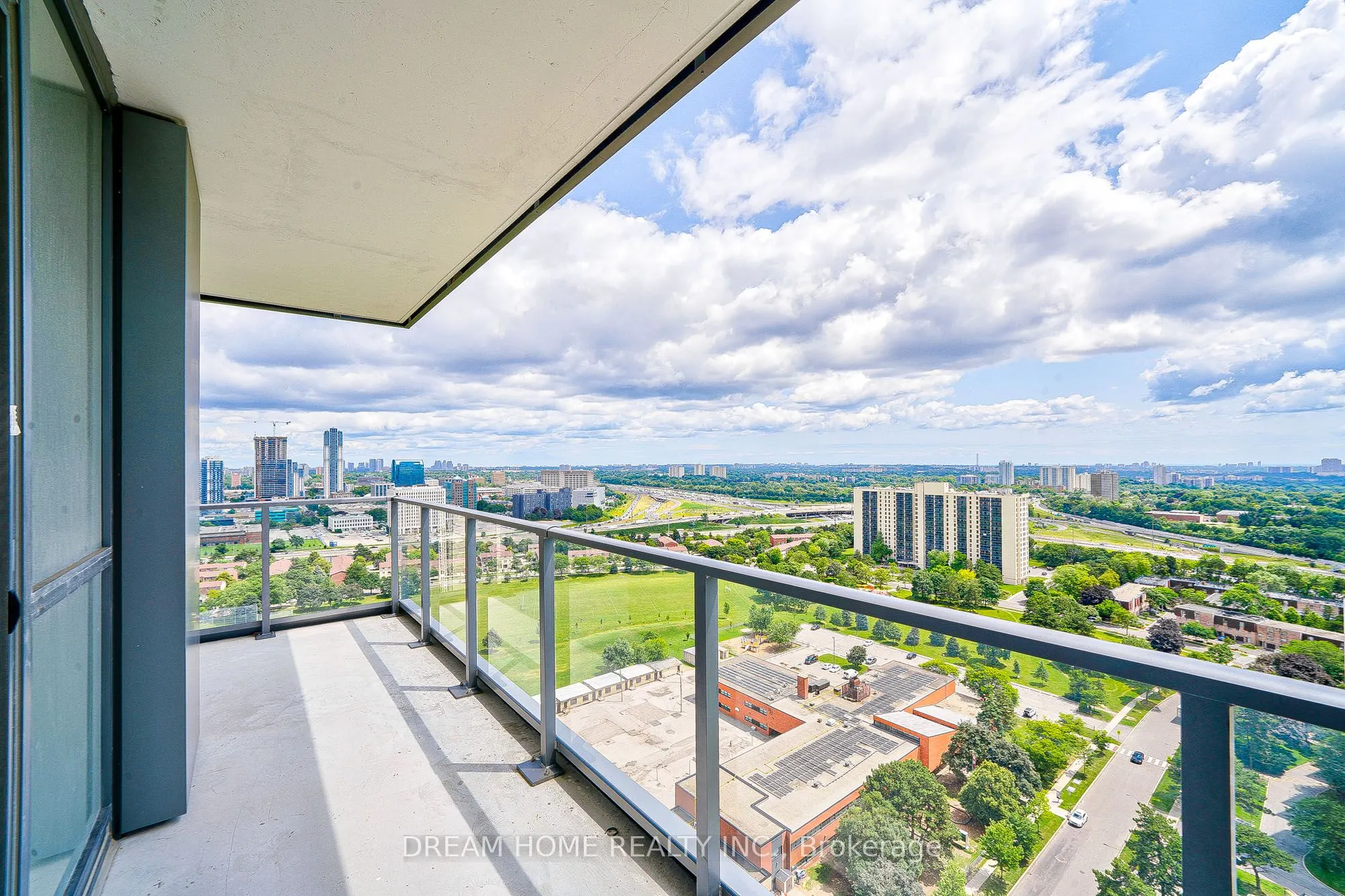32 Forest Manor Road, #2208