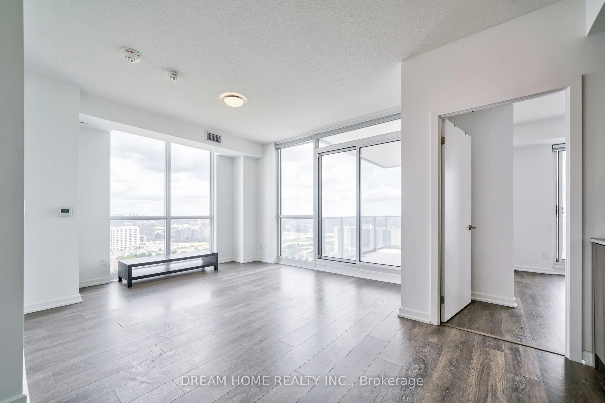 32 Forest Manor Road, #2208