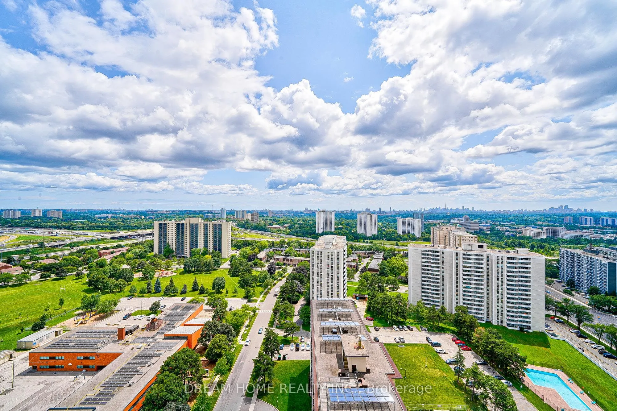 32 Forest Manor Road, #2208