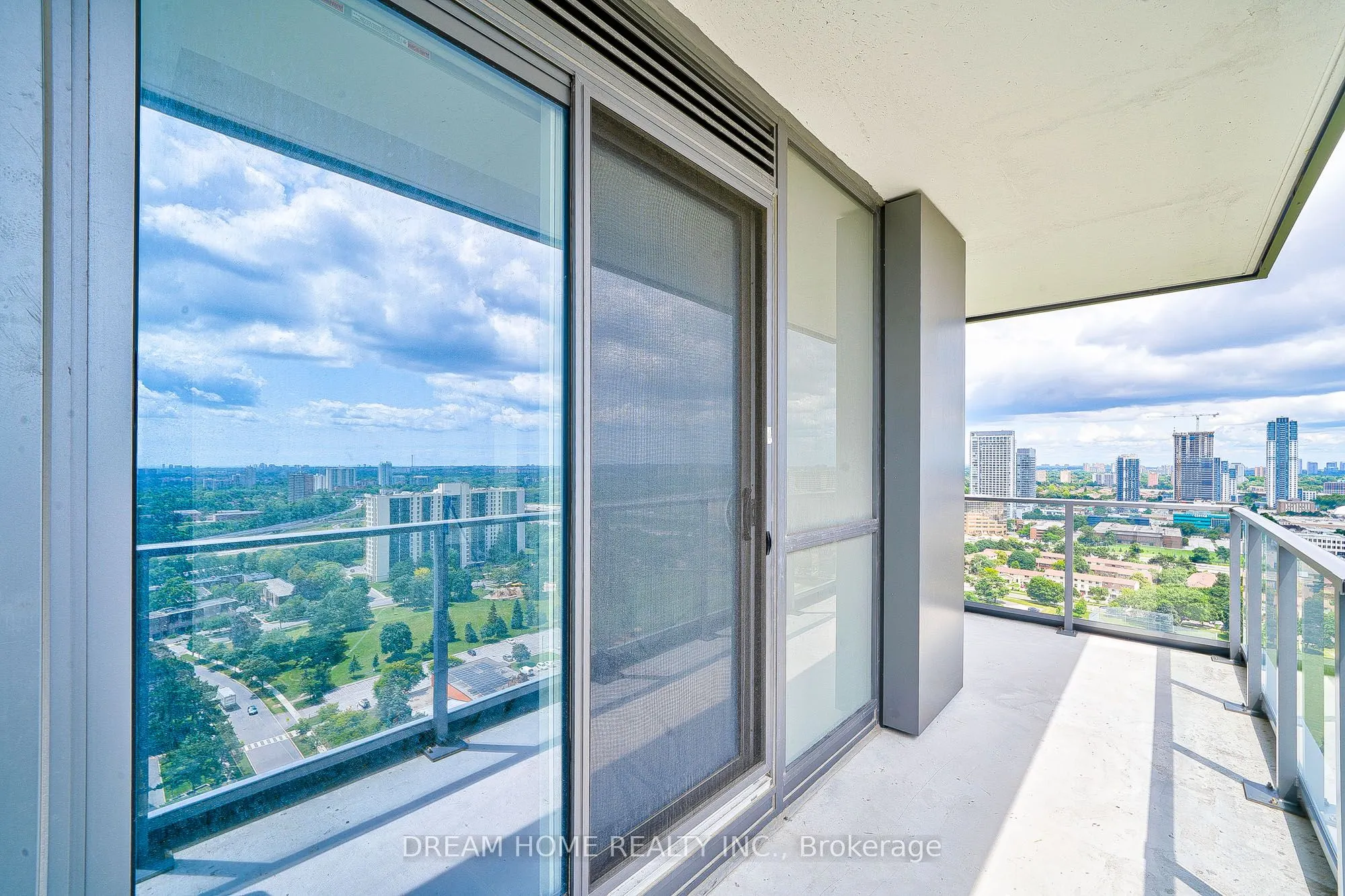 32 Forest Manor Road, #2208