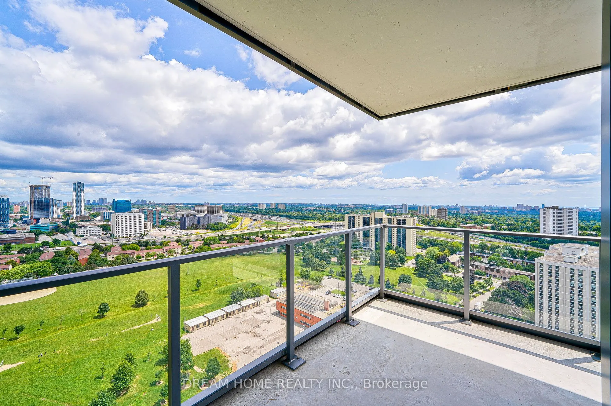 32 Forest Manor Road, #2208