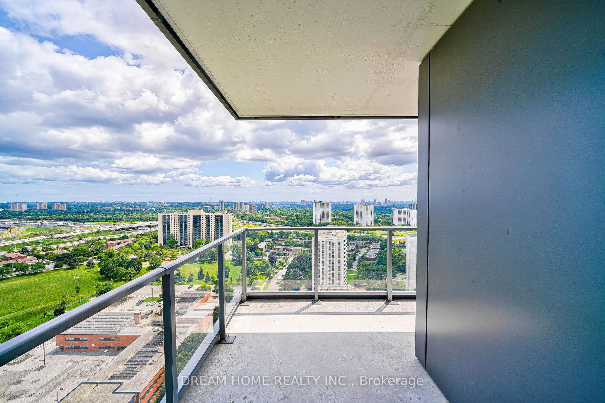 32 Forest Manor Road, #2208
