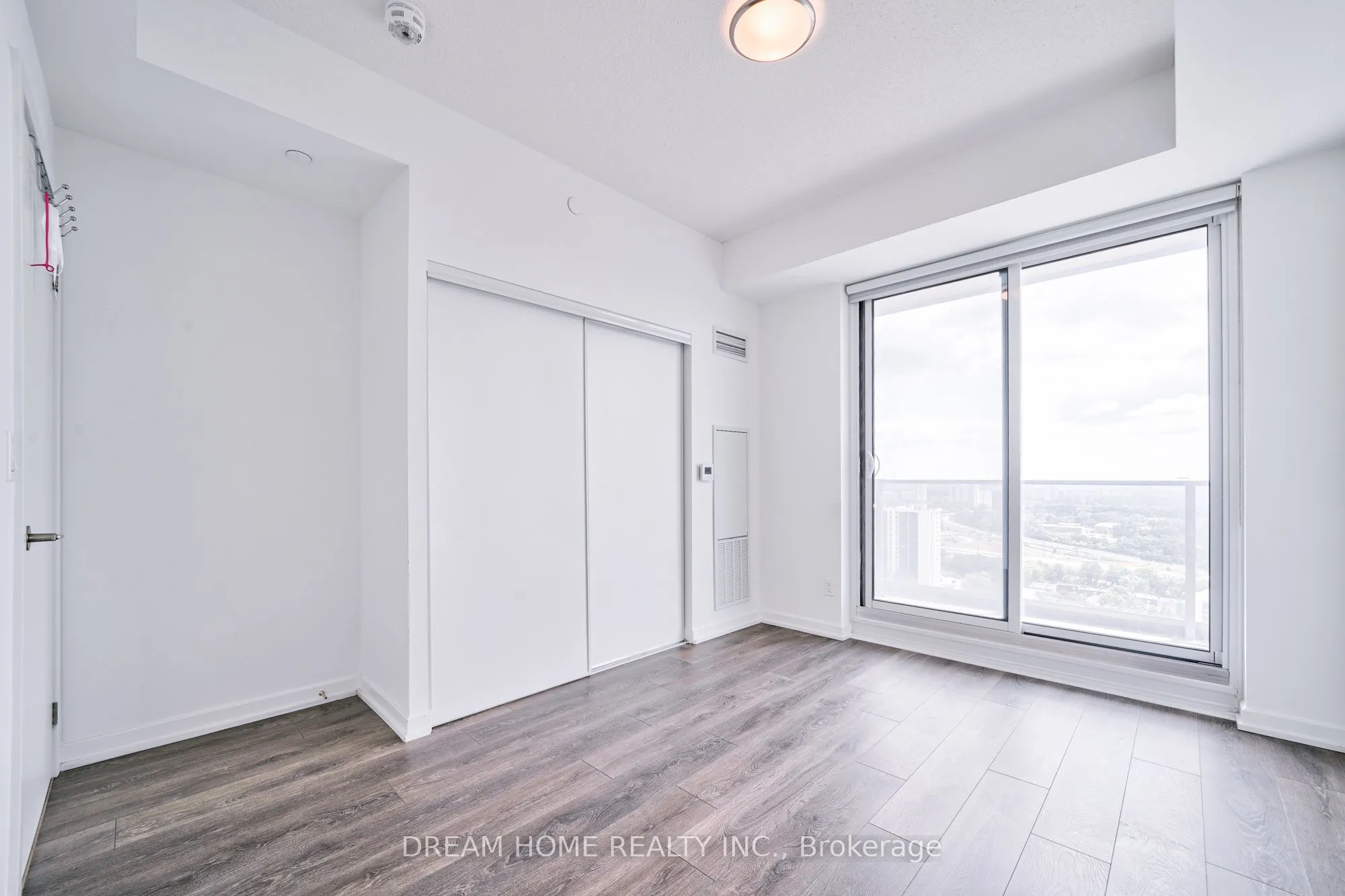 32 Forest Manor Road, #2208