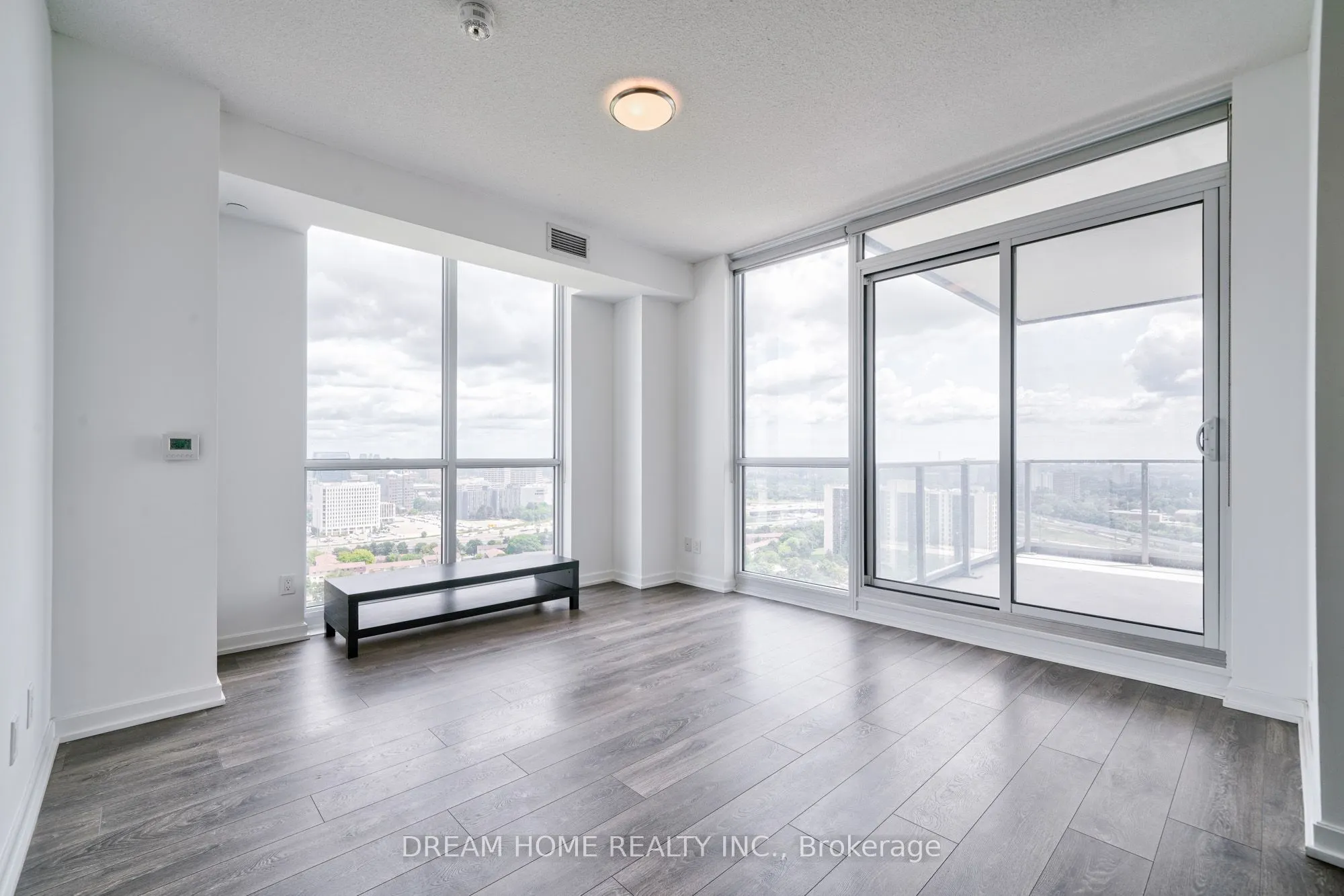 32 Forest Manor Road, #2208