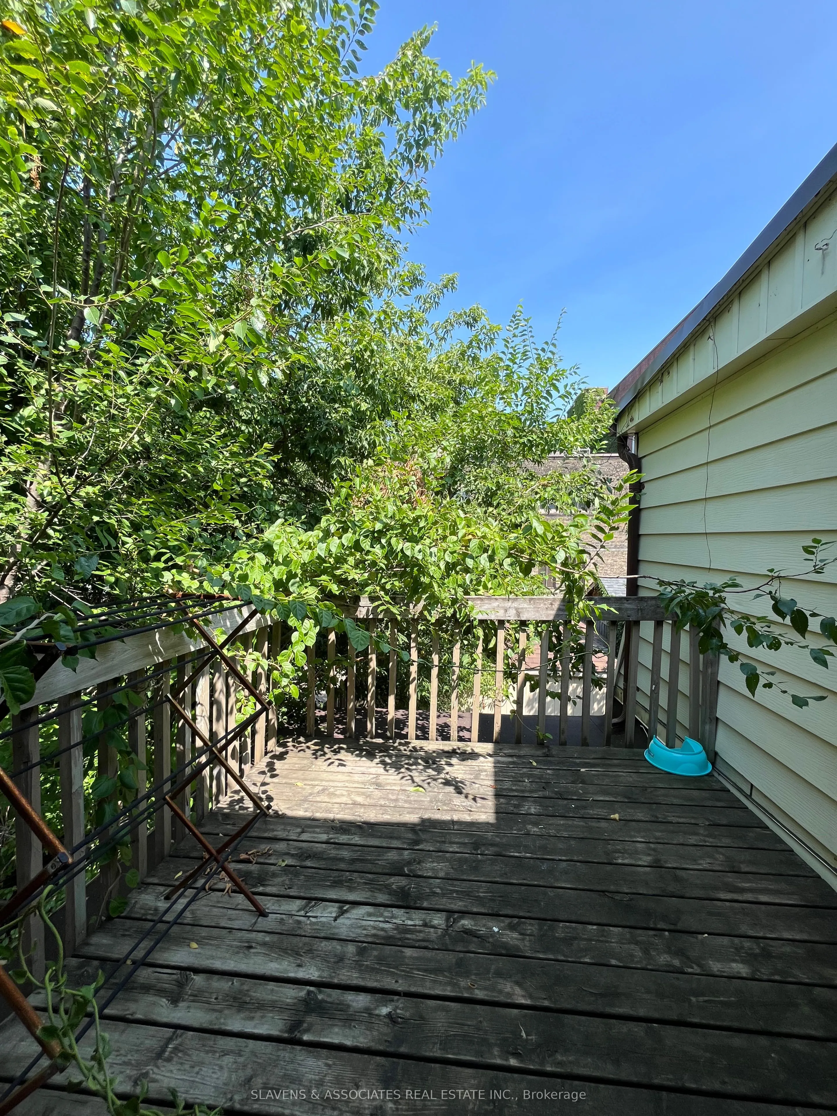 557 Markham Street, #202
