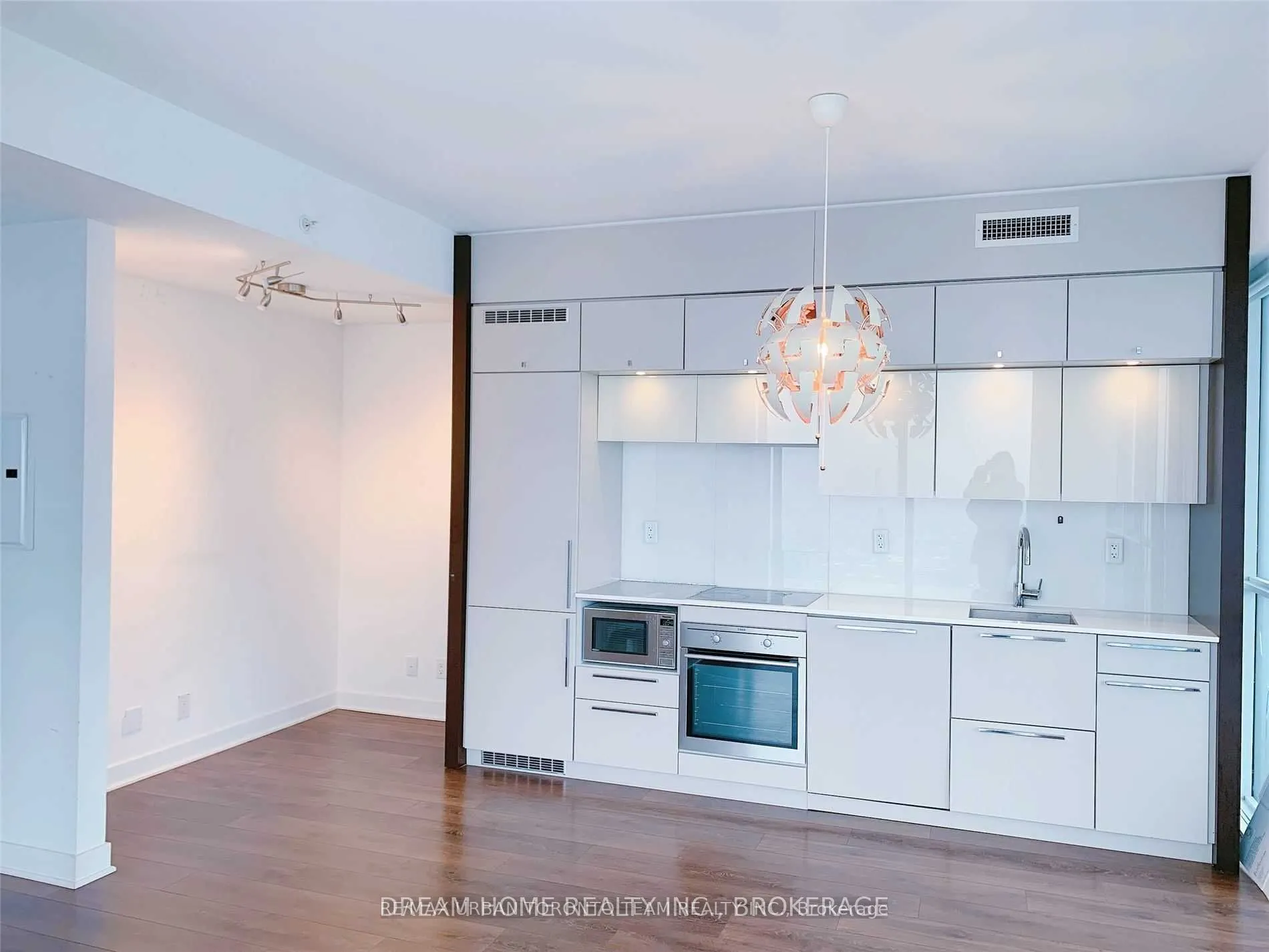 15 Grenville Street, #4203