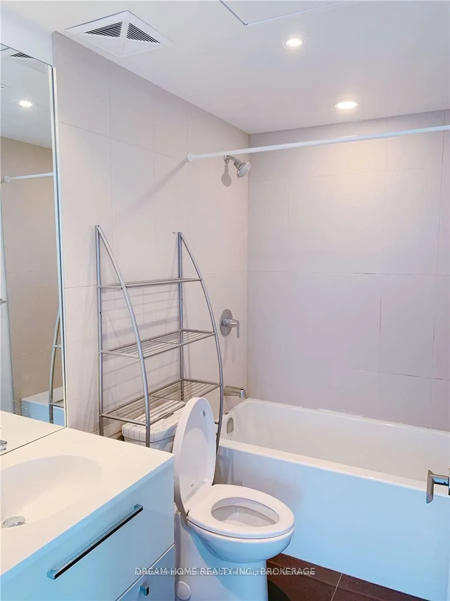 15 Grenville Street, #4203