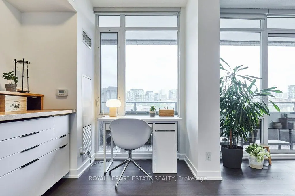 120 Bayview Avenue, #N419