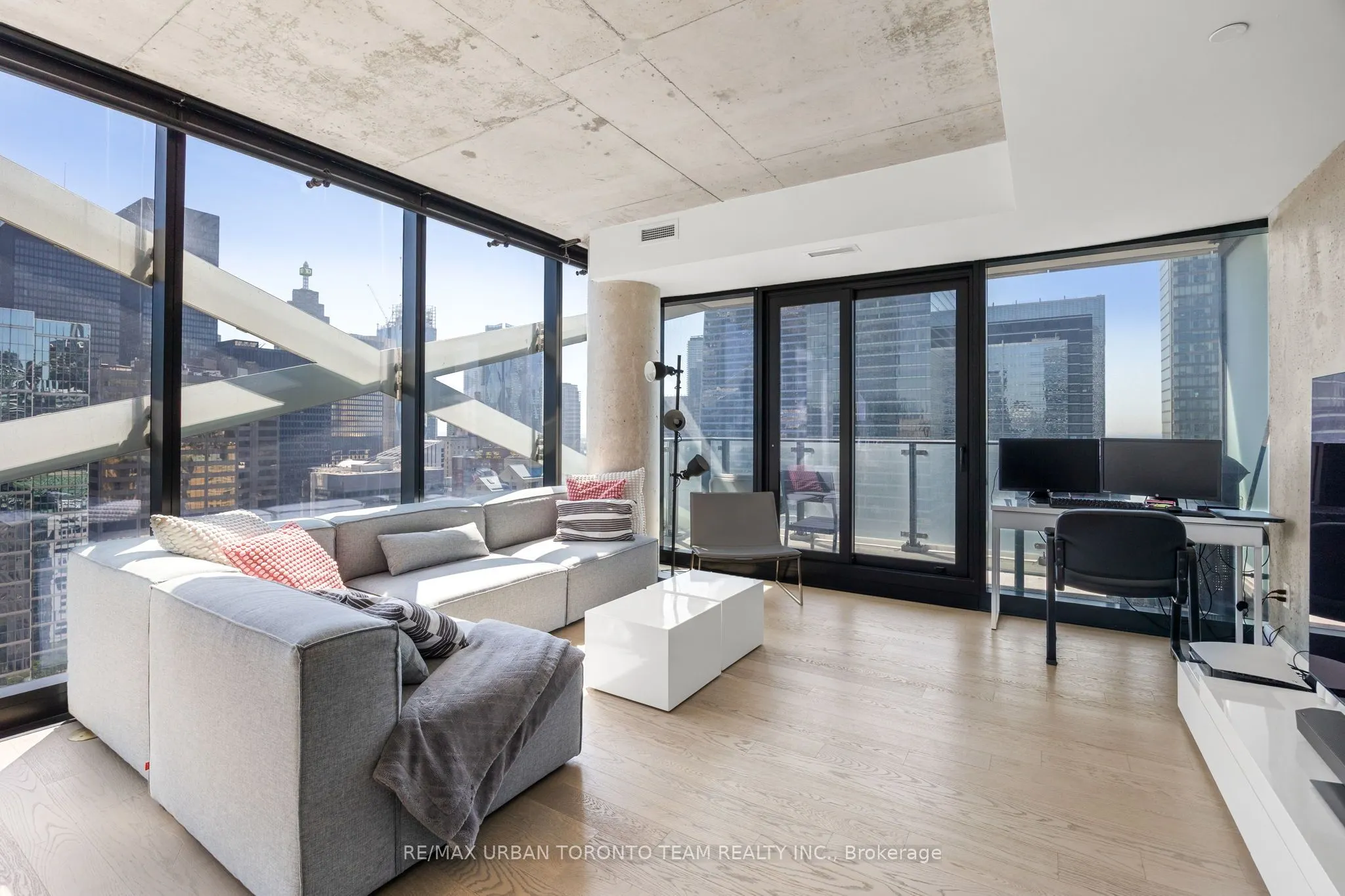 224 King Street W, #2804