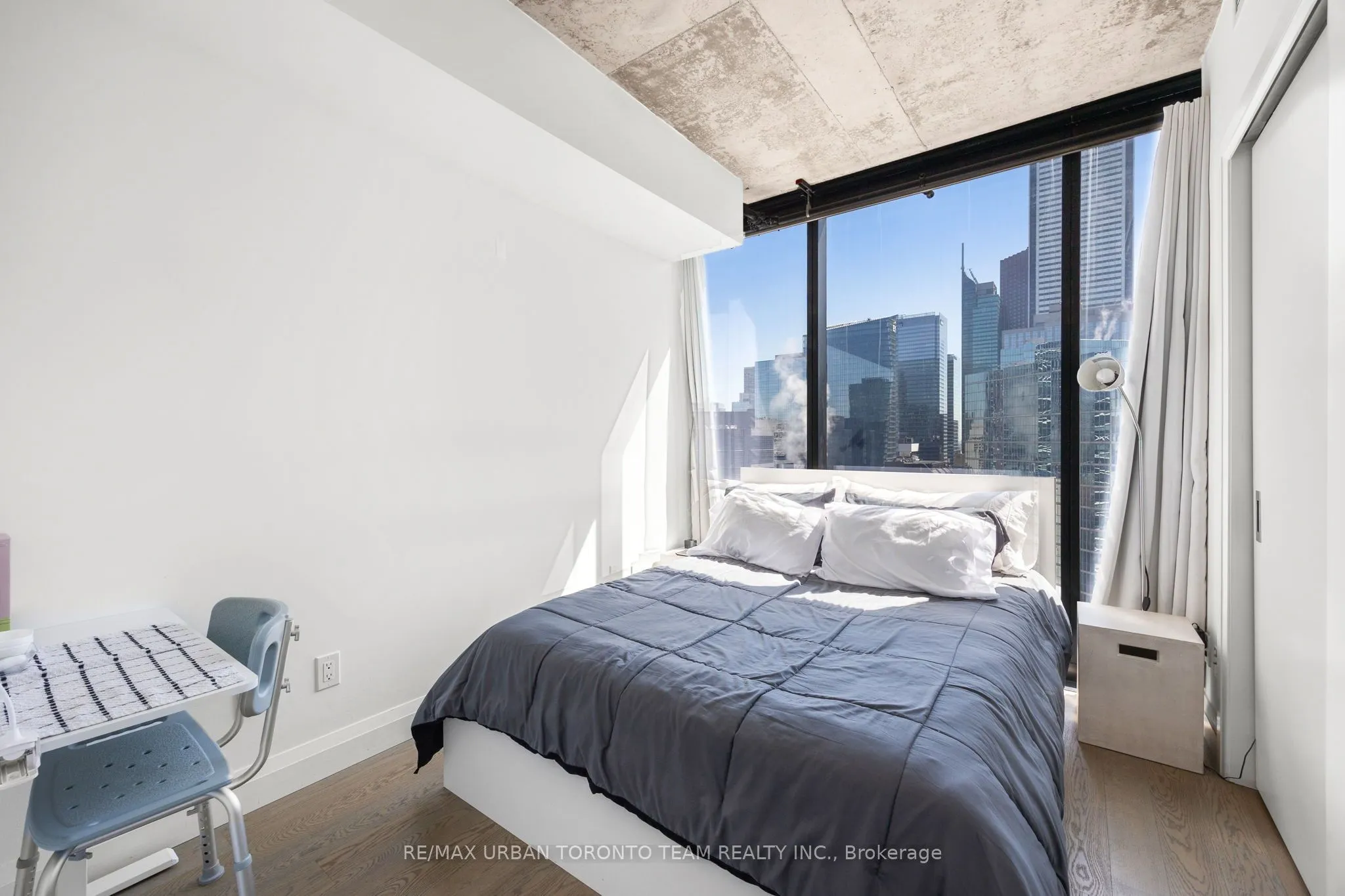224 King Street W, #2804