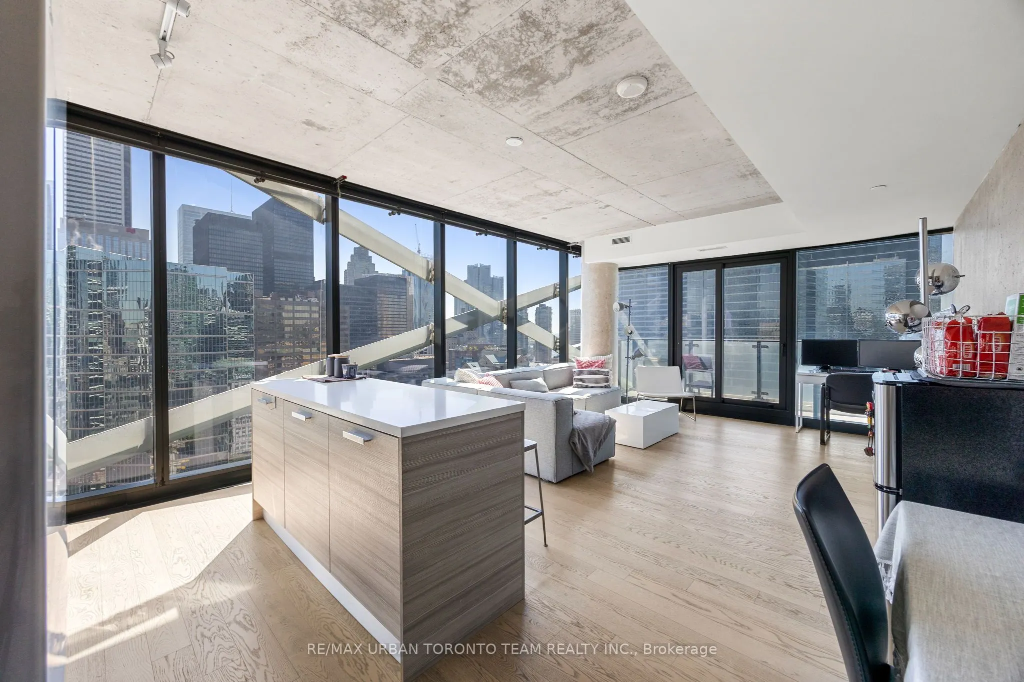 224 King Street W, #2804