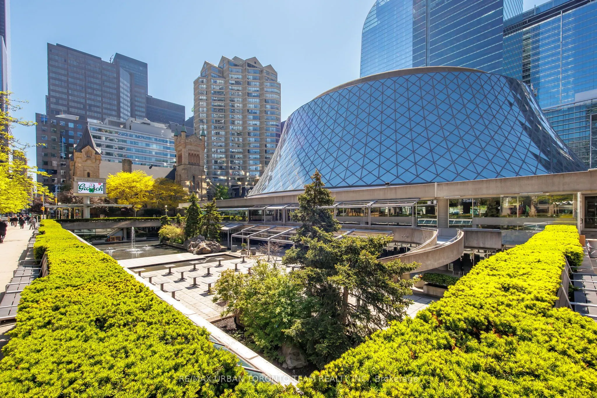 224 King Street W, #2804