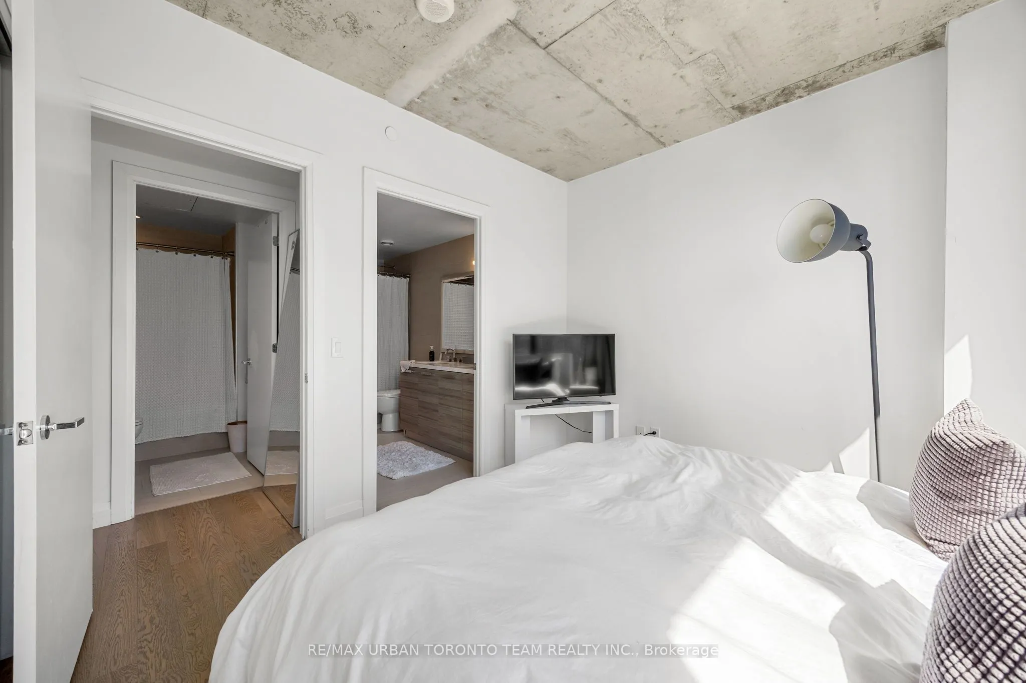 224 King Street W, #2804
