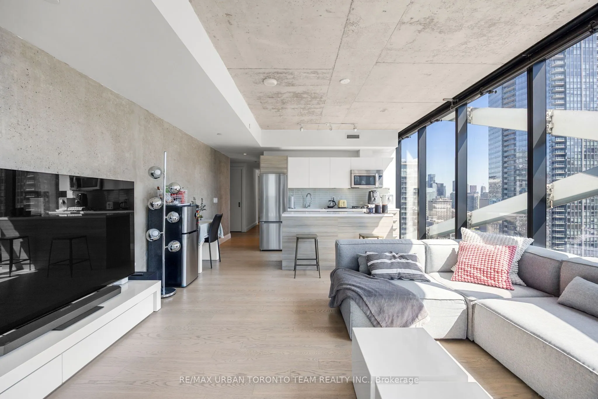 224 King Street W, #2804