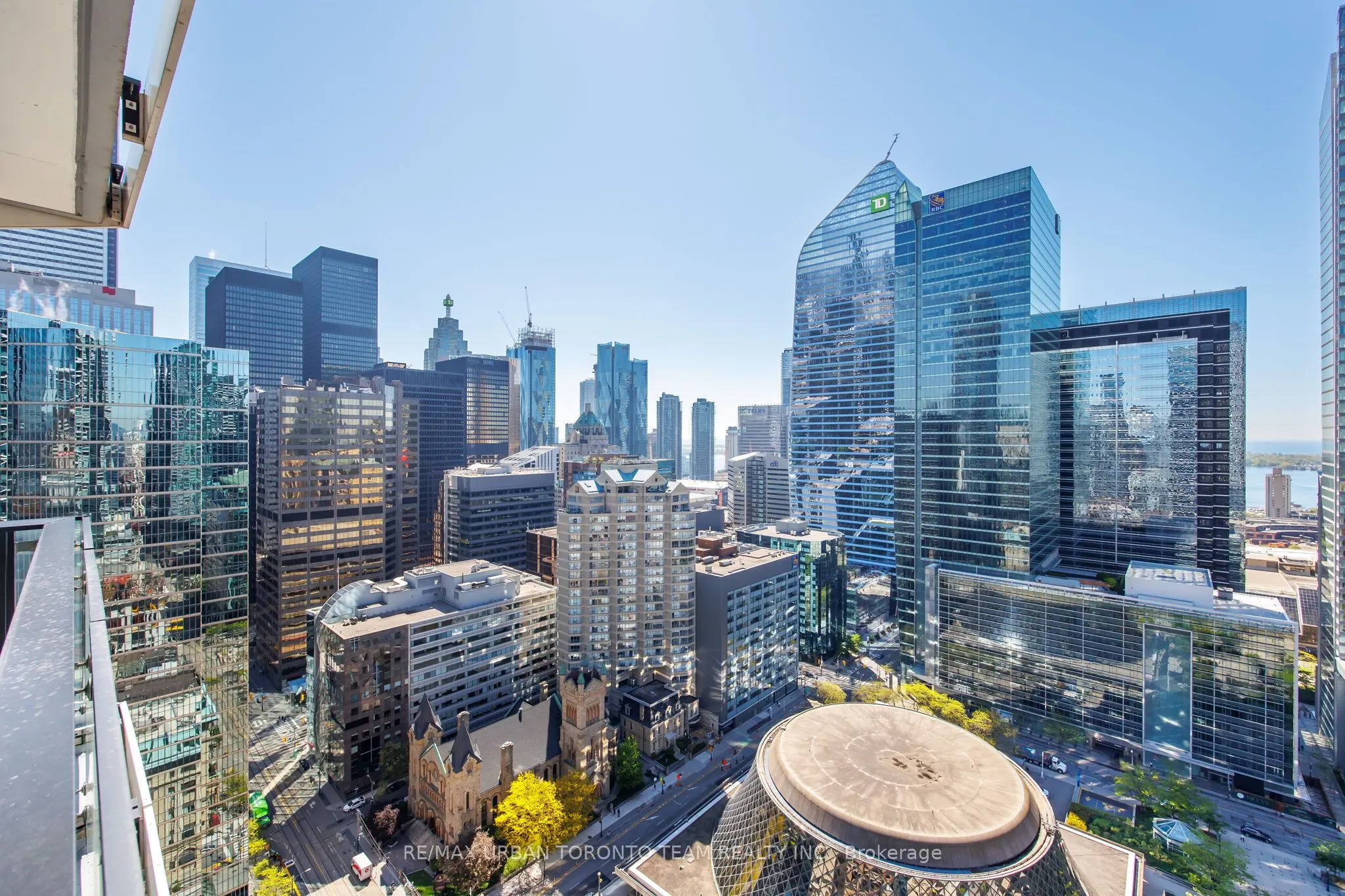 224 King Street W, #2804
