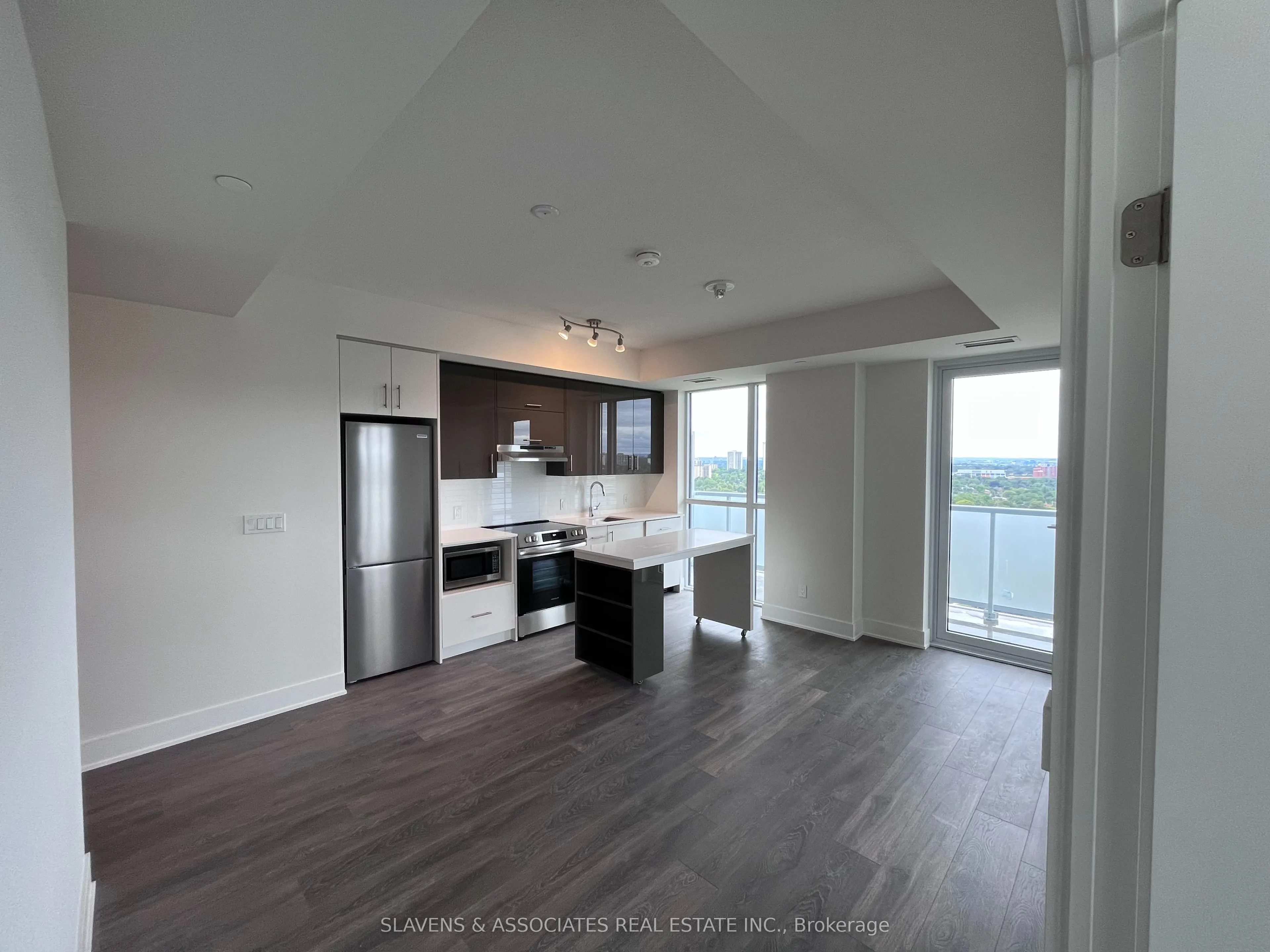 188 Fairview Mall Drive, #2107