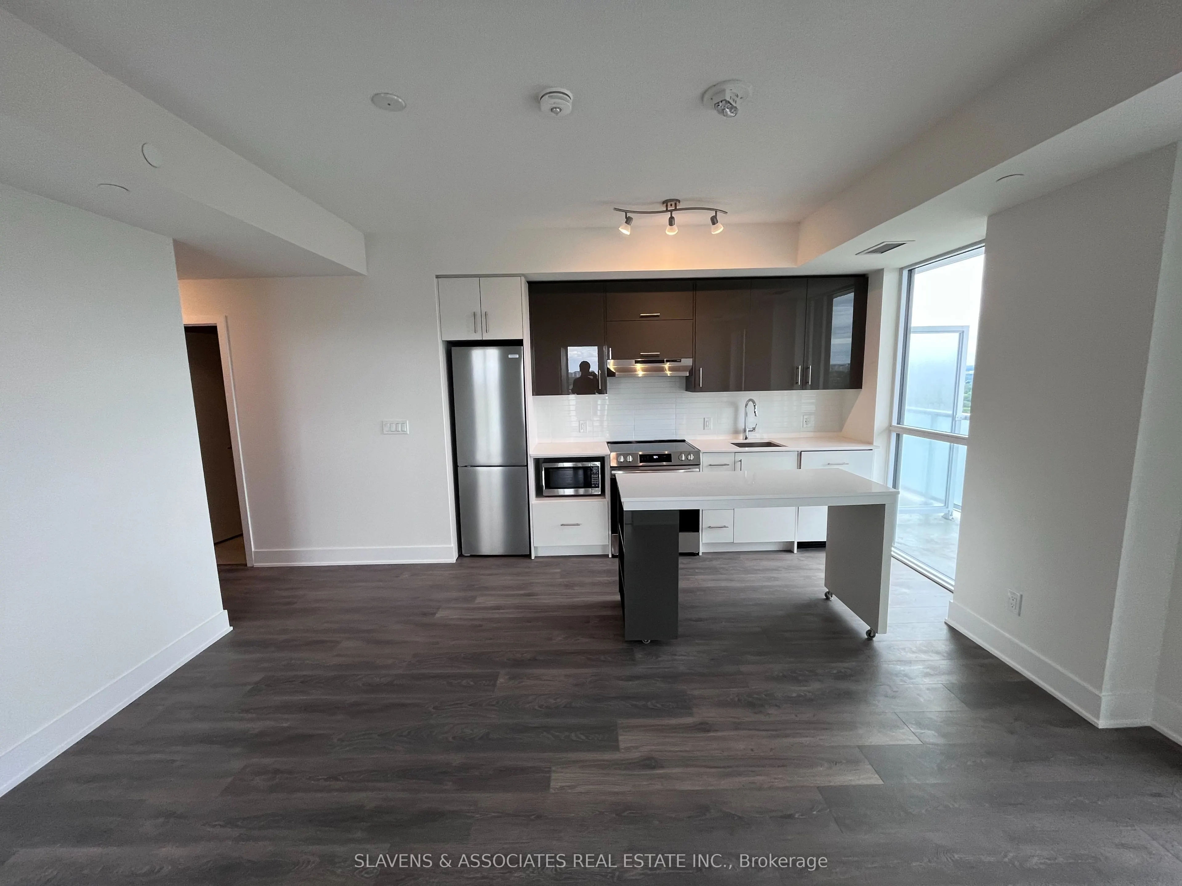 188 Fairview Mall Drive, #2107