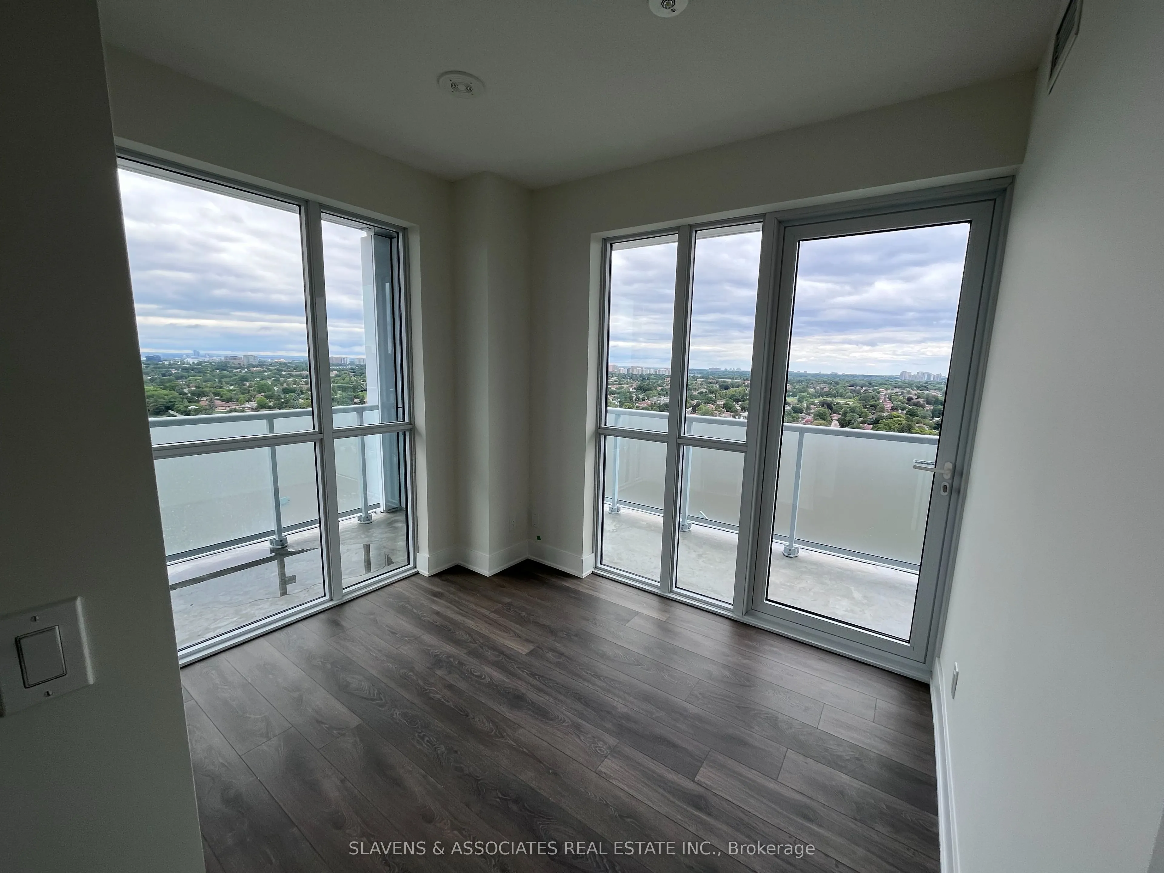 188 Fairview Mall Drive, #2107