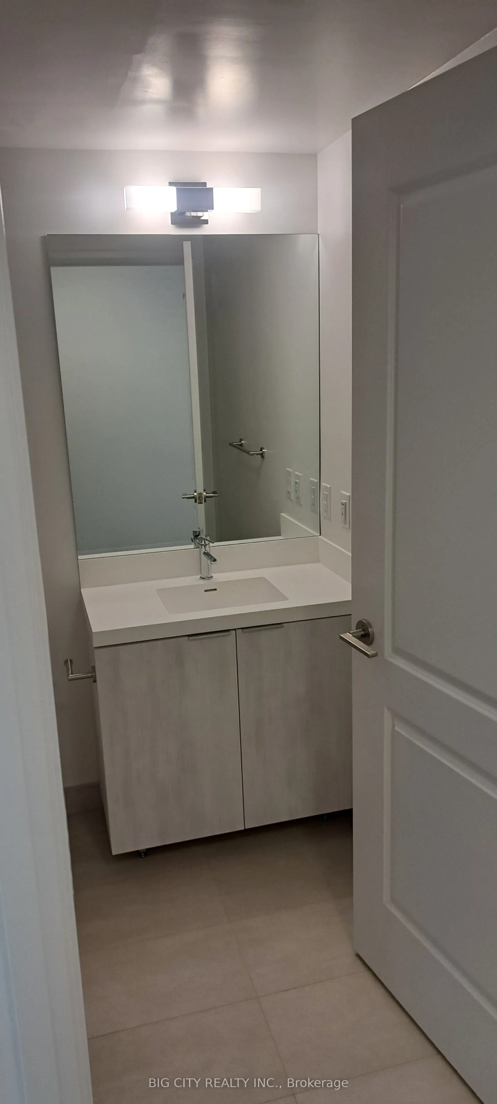 8 Widmer Street, #3008