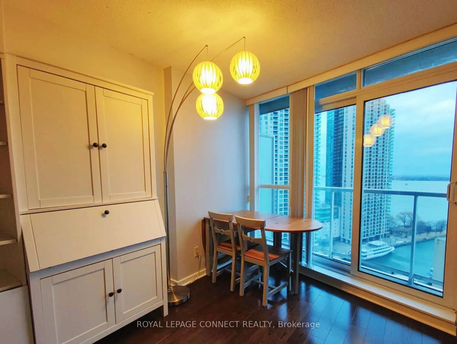 208 Queens Quay W, #1906