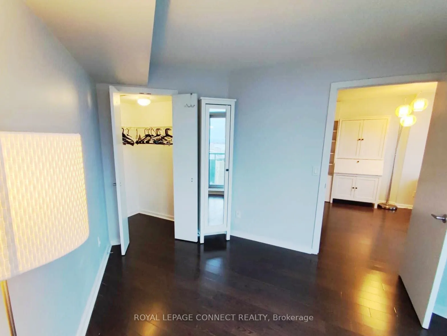 208 Queens Quay W, #1906
