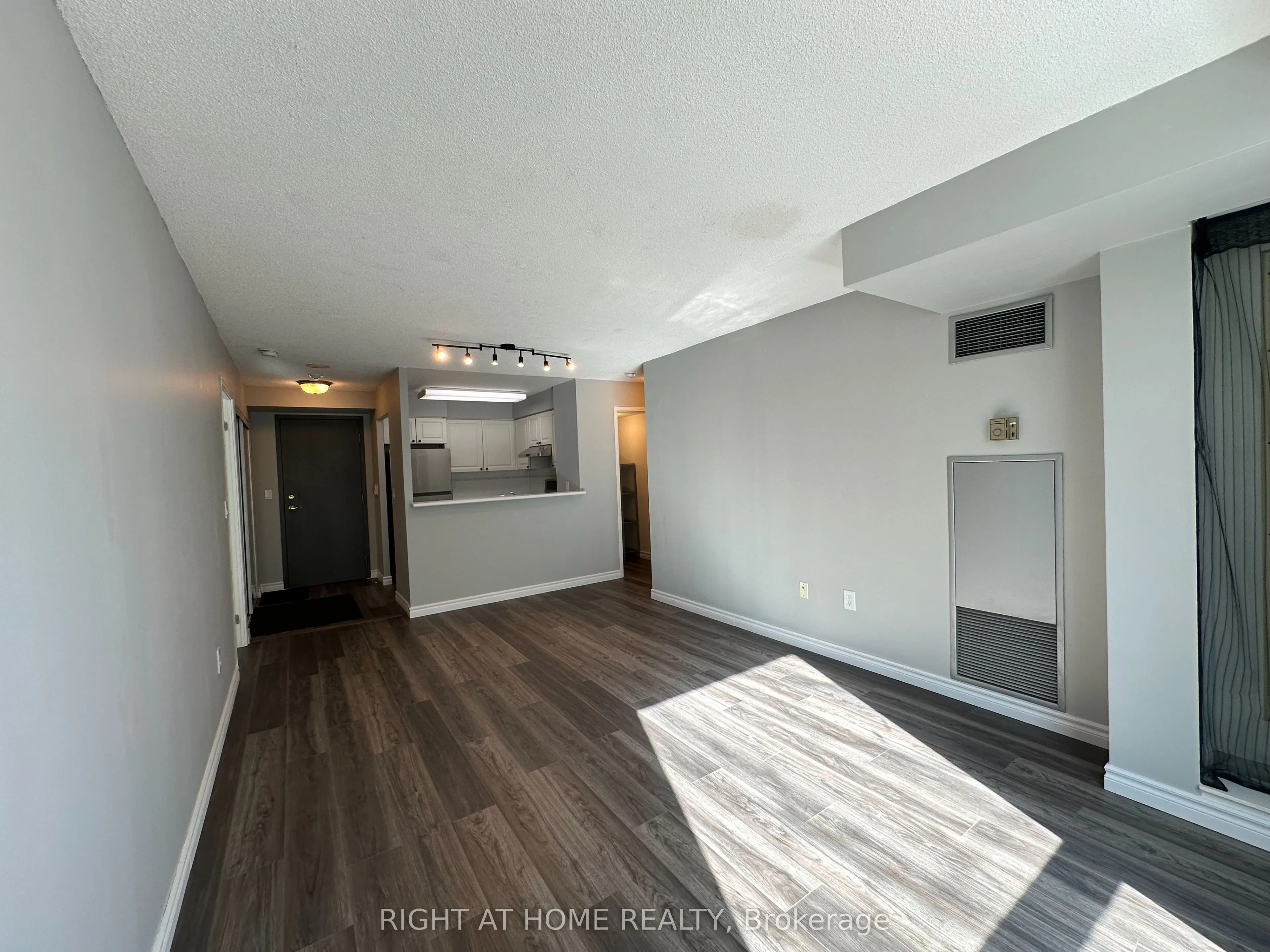 18 PEMBERTON Avenue, #309