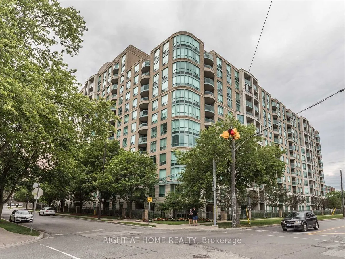 18 PEMBERTON Avenue, #309