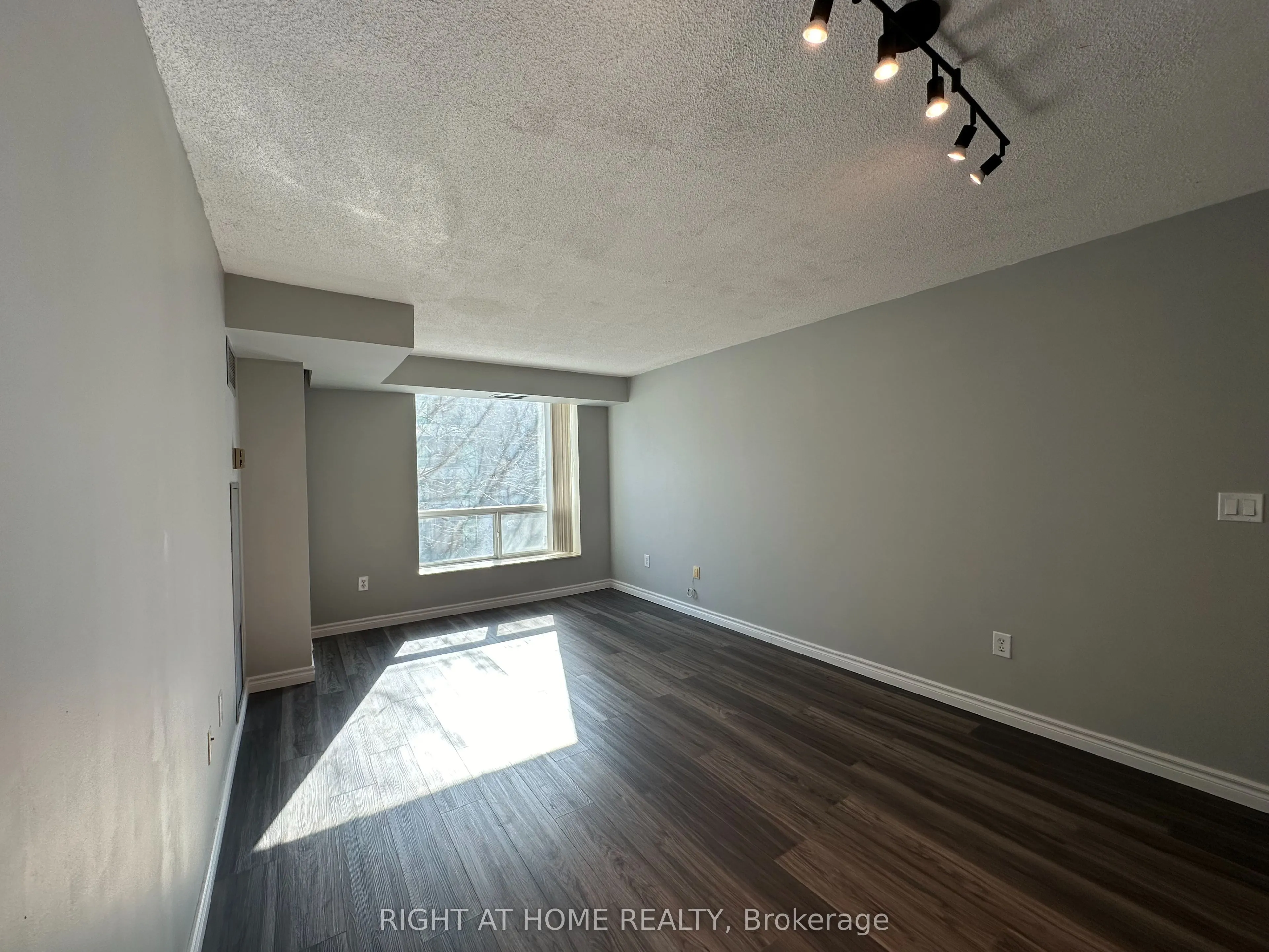 18 PEMBERTON Avenue, #309