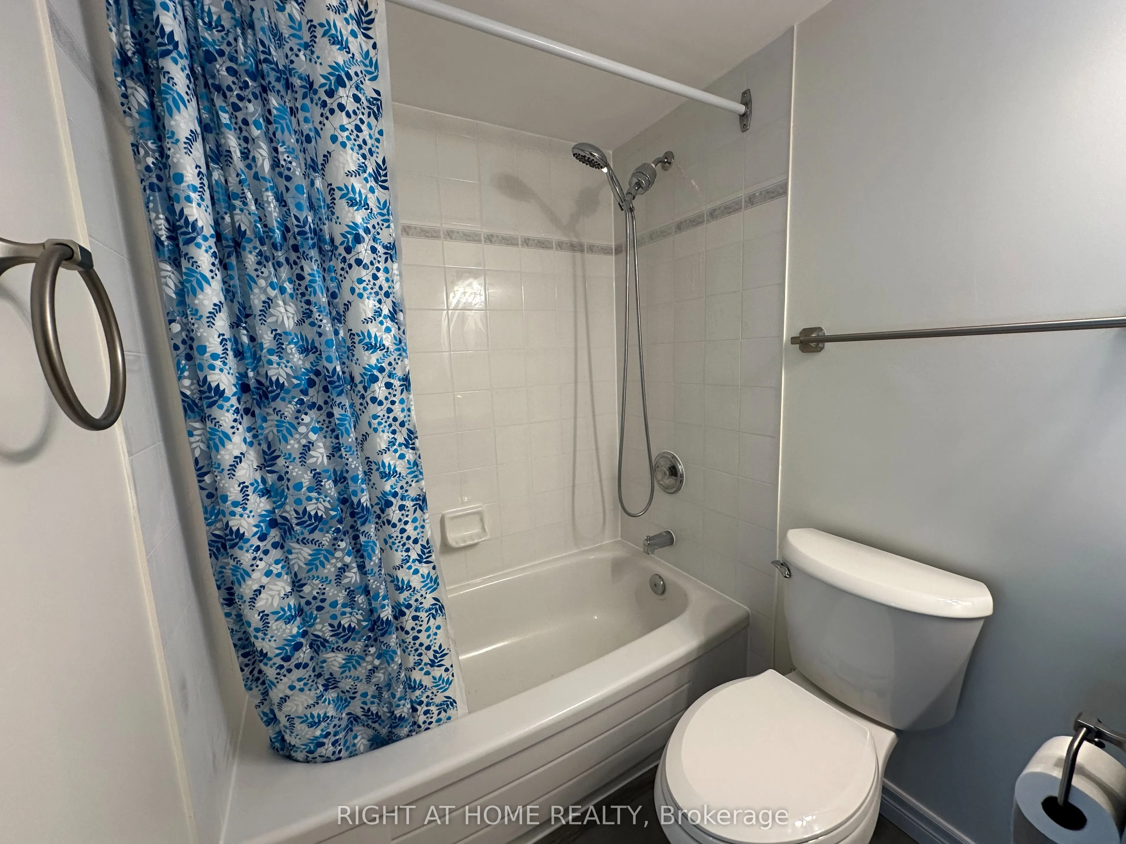 18 PEMBERTON Avenue, #309