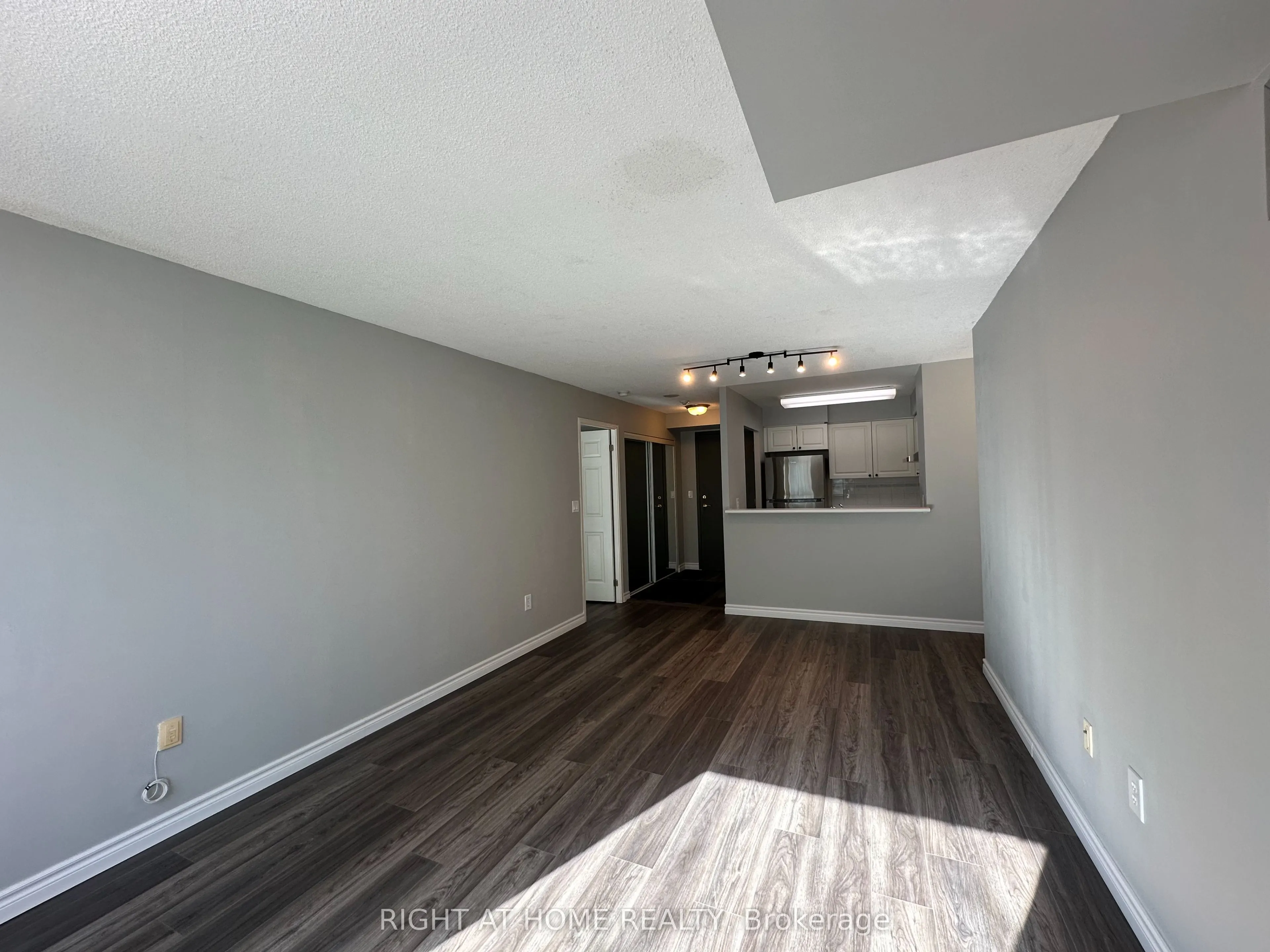 18 PEMBERTON Avenue, #309